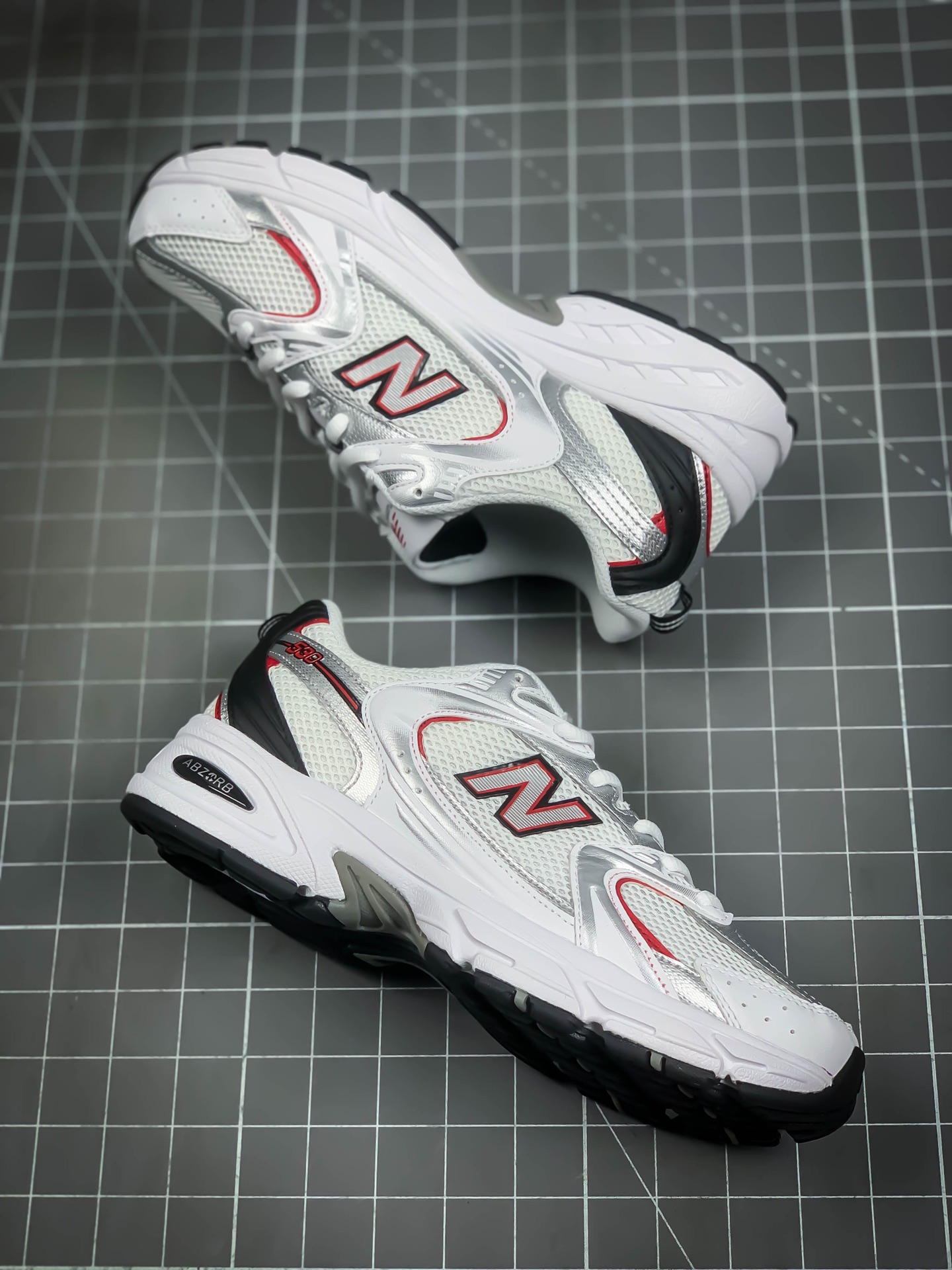 새로운 배송 순수 오리지널 뉴 발란스 뉴 발란스 뉴 발란스 NB530 레트로 스포츠 신발 중립 조깅화