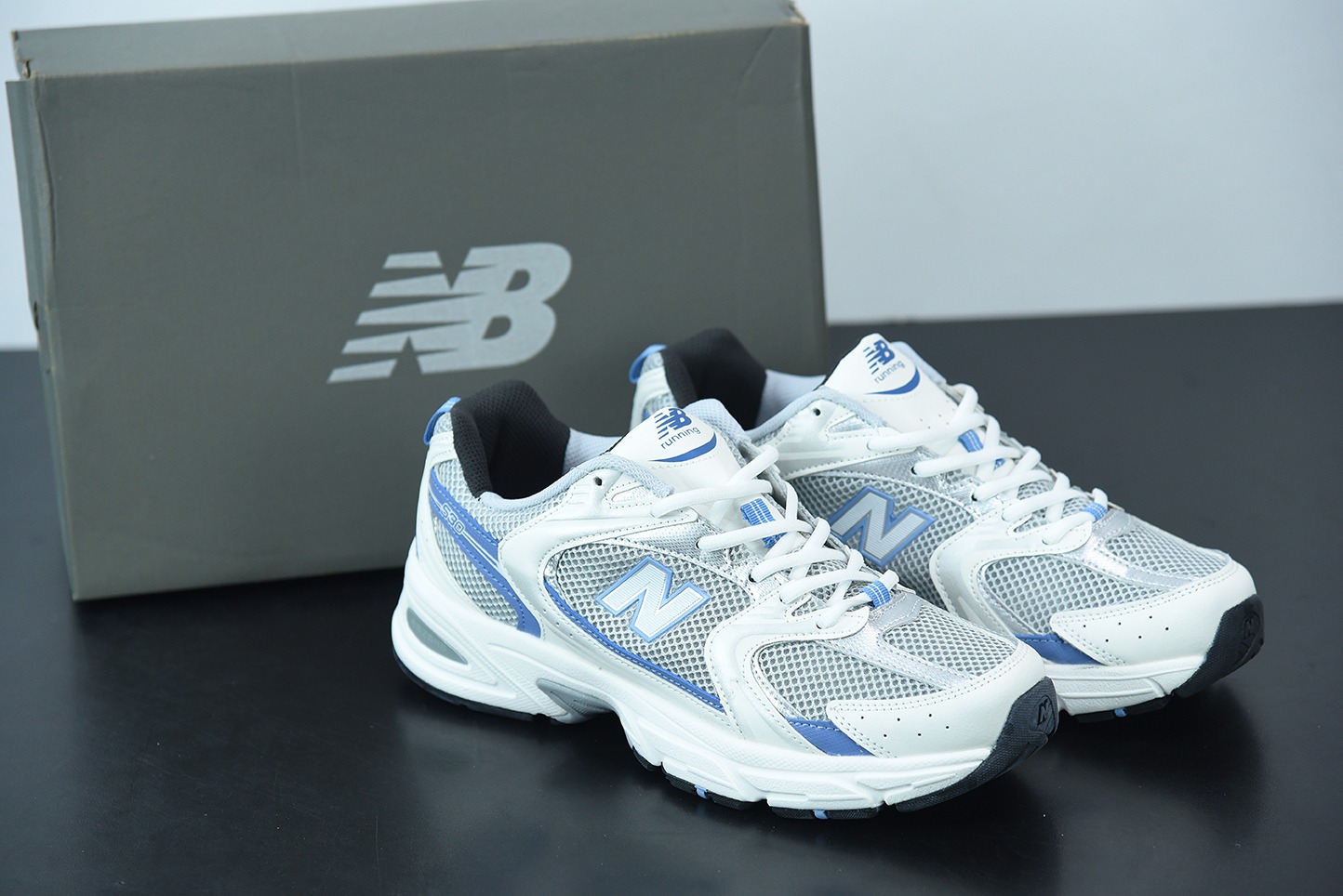 뉴발란스 뉴발란스 레트로 캐주얼 조깅화 화이트 실버 블루 라벨 아이템: MR530KC 사이즈: 36-44
