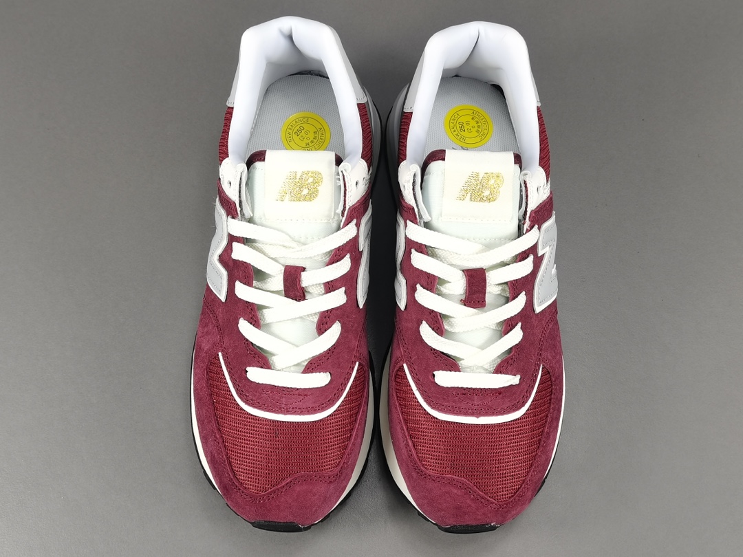 【NB】 와인 레드 뉴발란스 574 시리즈 컴포트웨어 러닝화 남녀용 상품 번호 : U574LGAA 