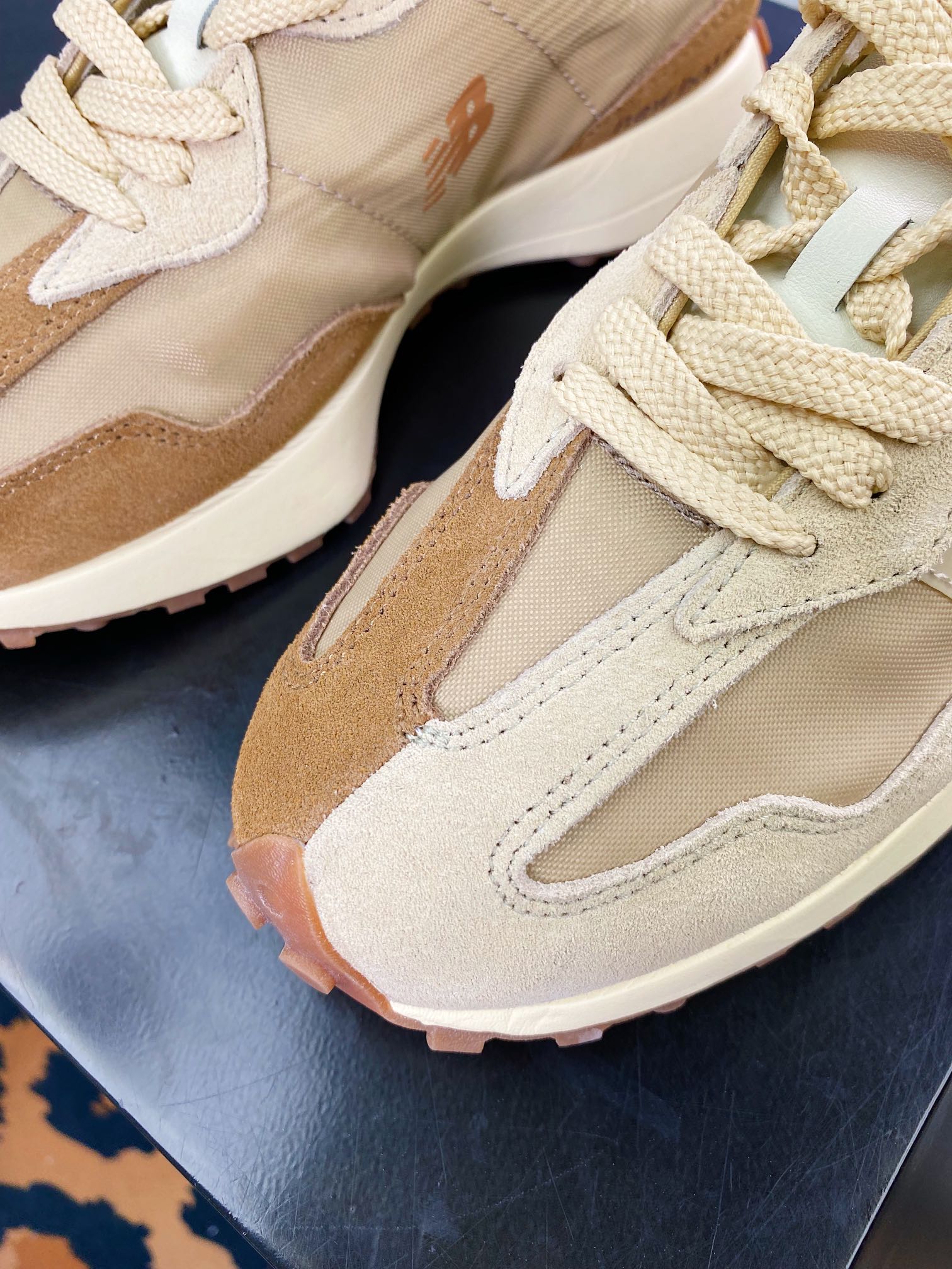 NB 뉴 발란스 MS327 시리즈 로우 탑 레트로 캐주얼 스포츠 조깅화 푹신한 갈색 노란색 WS327RC 