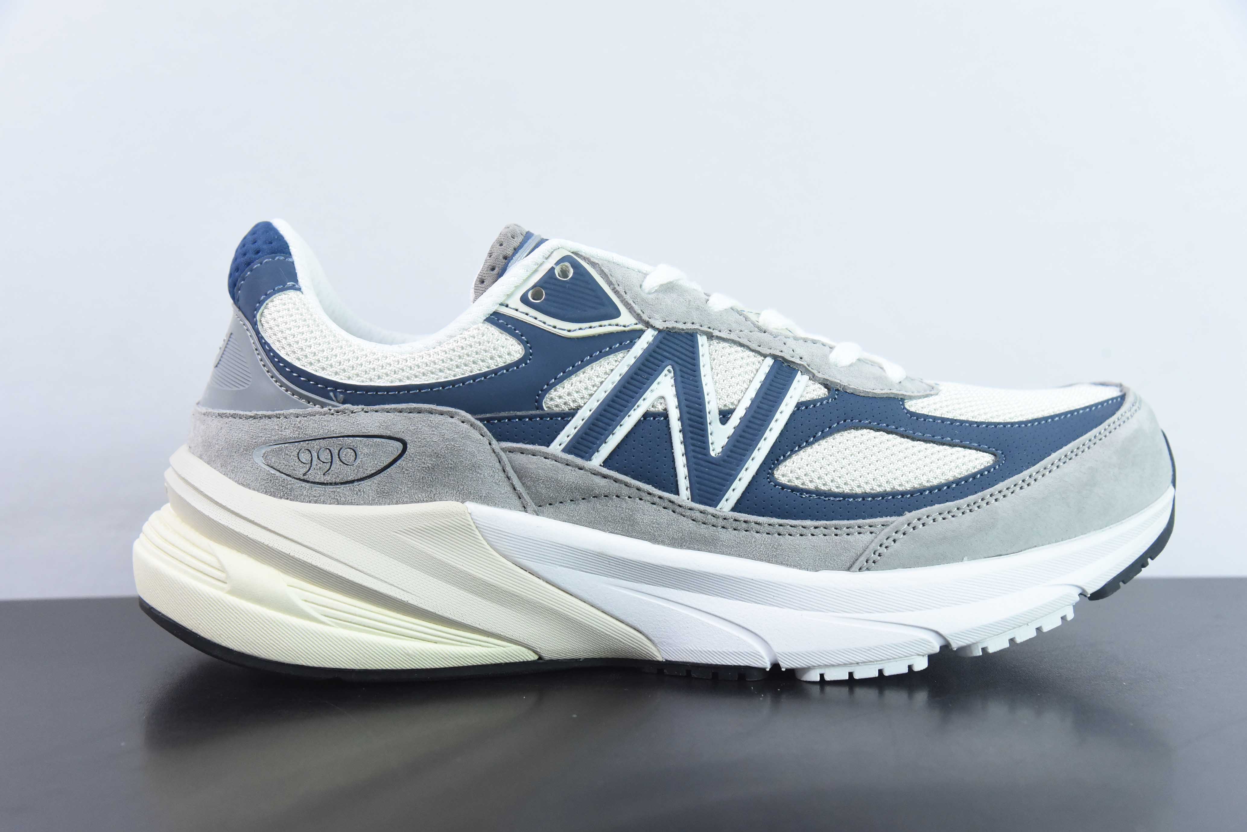 액션 브론슨 x 뉴 발란스 인 USA M990V6 뉴 발란스 NB 6 세대 시리즈 미국 페디그리  블루 사이즈 : 36-45