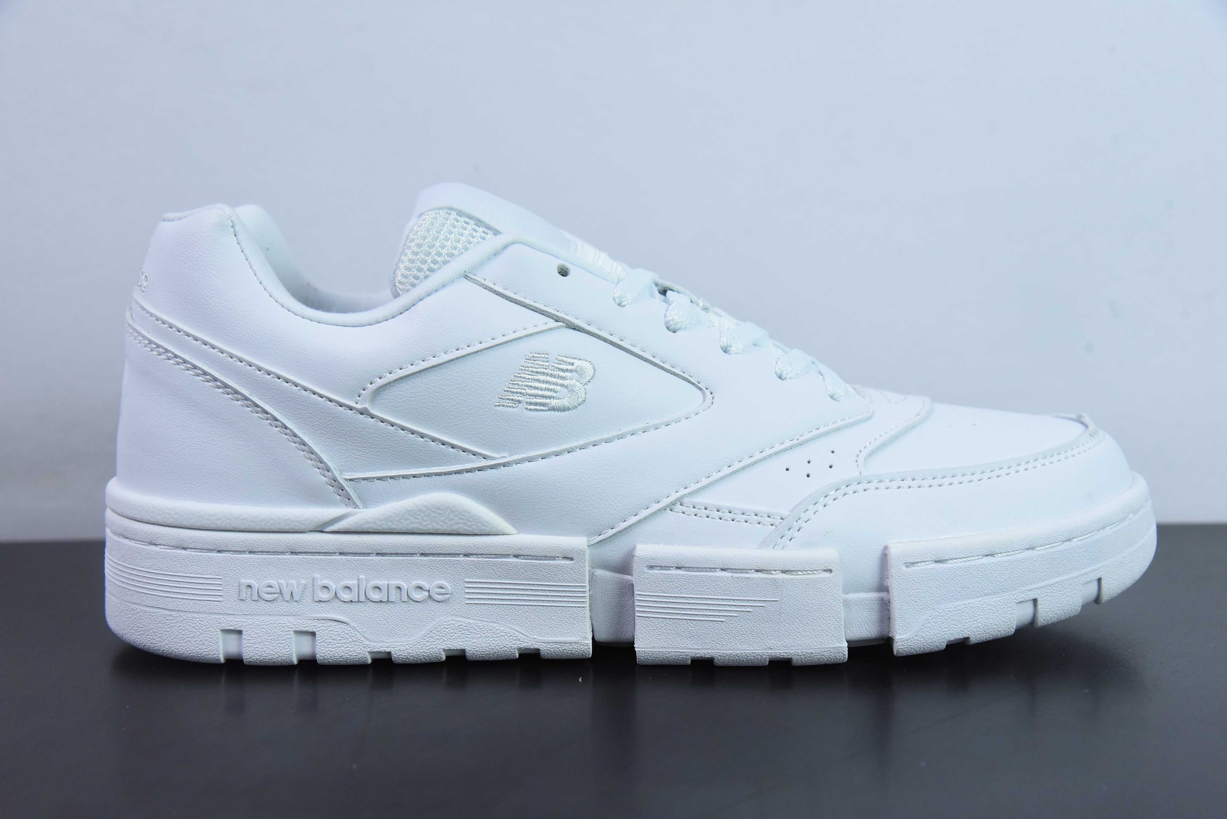 NB 뉴발란스 NB550 V2 시리즈 클래식 레트로 로우탑 캐주얼 스포츠 농구화 시리즈 아이템 번호 : CTJSC1 사이즈 : 36-45