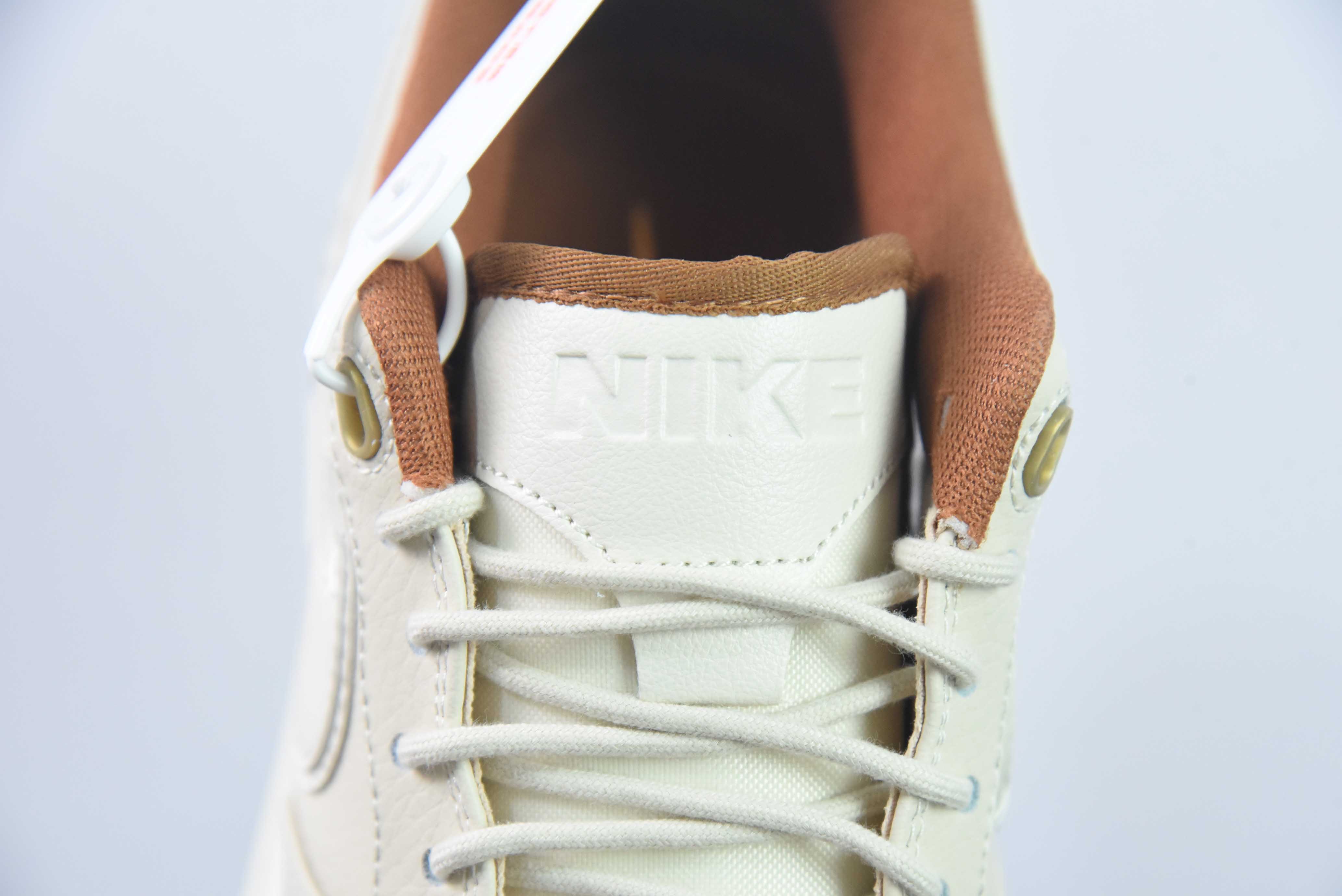 Nk 에어 포스 1 로우 럭스 에어 포스 1 로우 탑 두꺼운 바닥 캐주얼 스니커즈 아이템 번호 : DB4109-200 사이즈 : 36-44