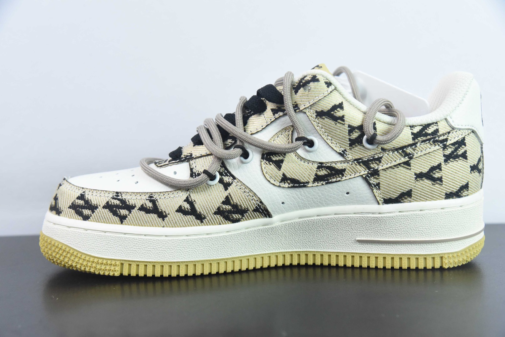 나이키 에어 포스 107 로우 X MLB 공동 브랜드 에어 포스 1 로우탑 캐주얼 보드숏 아이템: BD7700-777 사이즈: 36-44