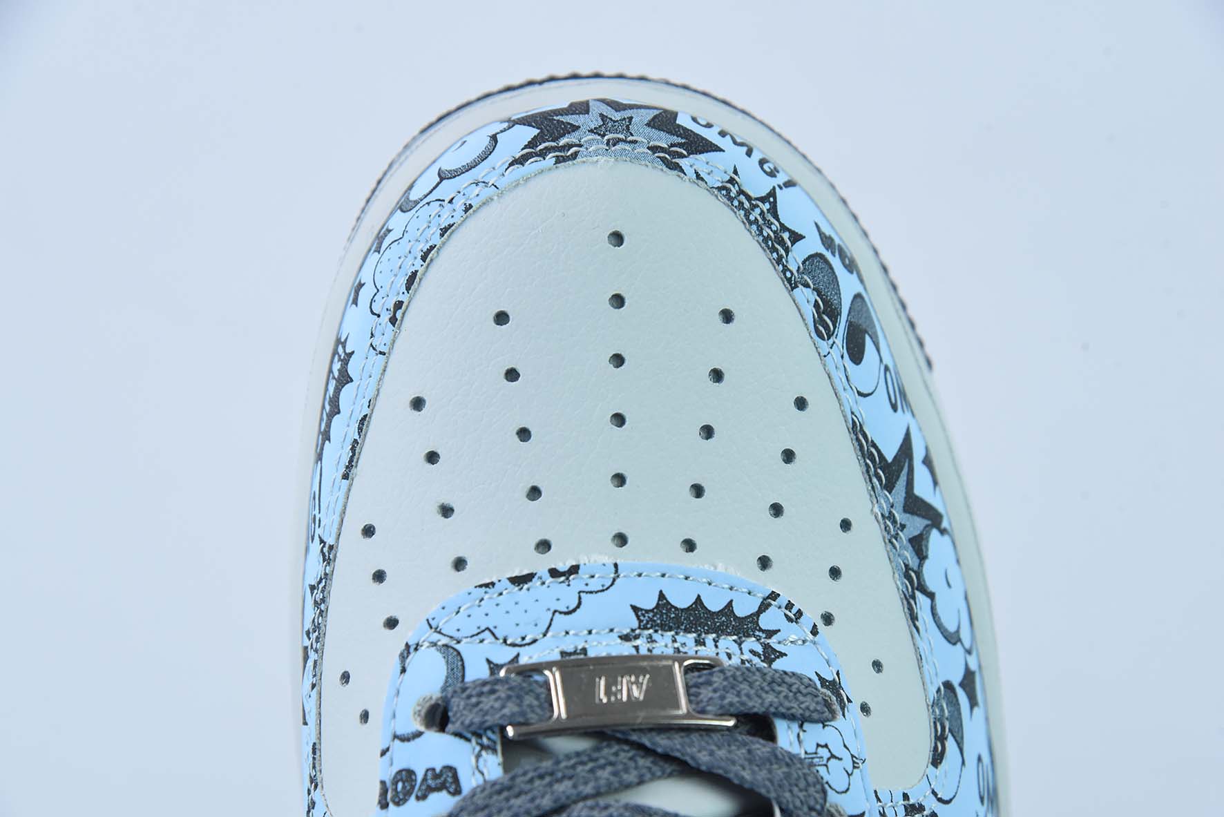 나이키 바이 유 에어 포스 1 07 로우 레트로 SP 에어 포스 원 로우 탑 클래식 라이트 그레이 블루 게이머 그래피티 리플렉티브 ZG0088-822 사이즈: 36-44