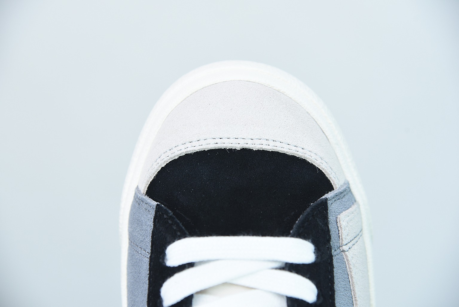 NK 블레이저 미드77 인피니트 다크 그레이 아이템: DA6364-001 사이즈: 36-44