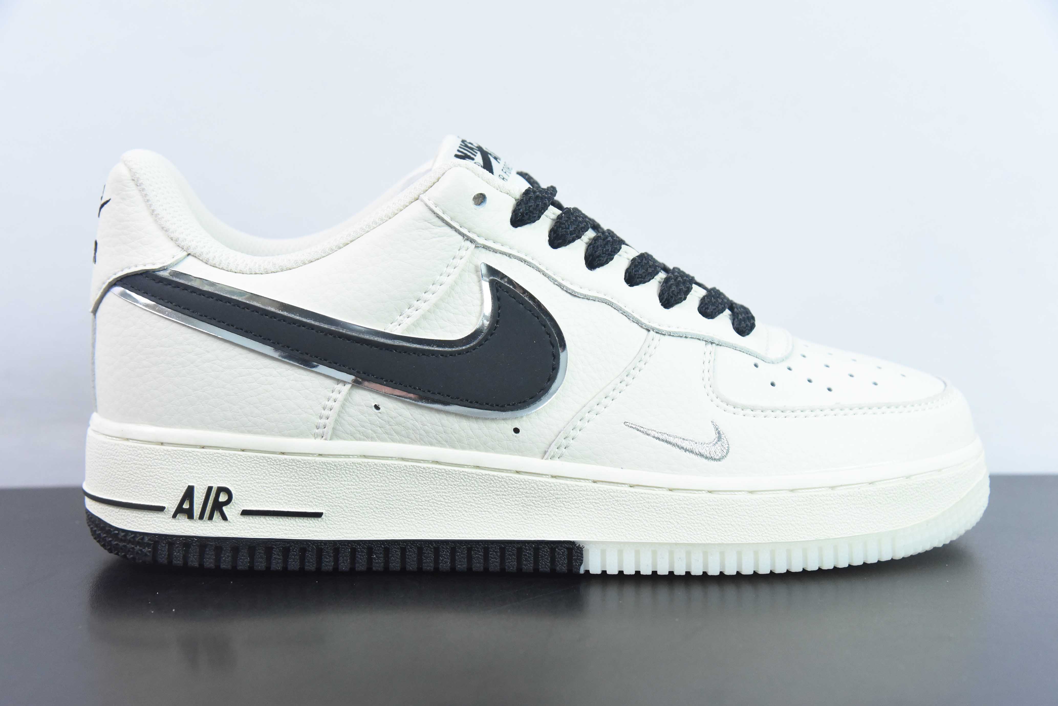 나이키 나이키 에어 포스 1 07 LV8 에어 포스 원 아이템 번호: JJ0253-001사이즈: 36-44