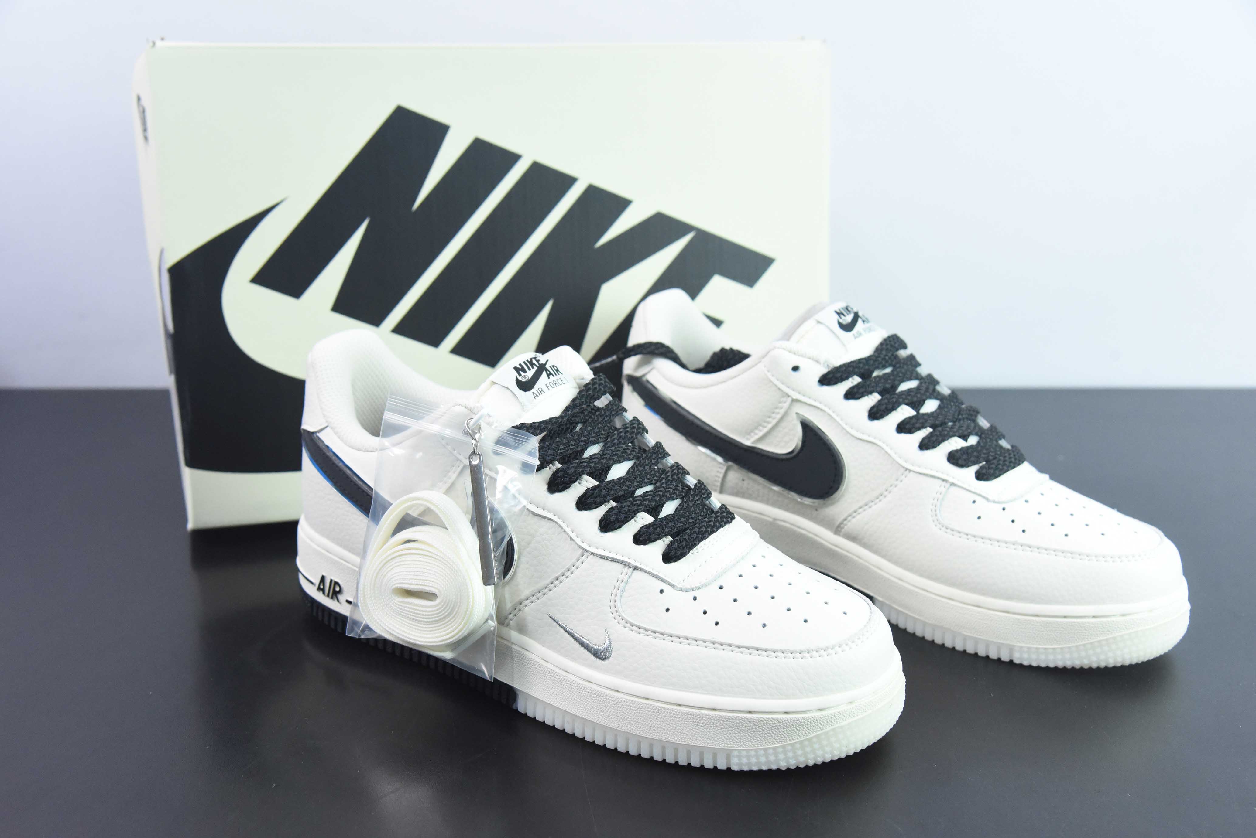 나이키 나이키 에어 포스 1 07 LV8 에어 포스 원 아이템 번호: JJ0253-001사이즈: 36-44