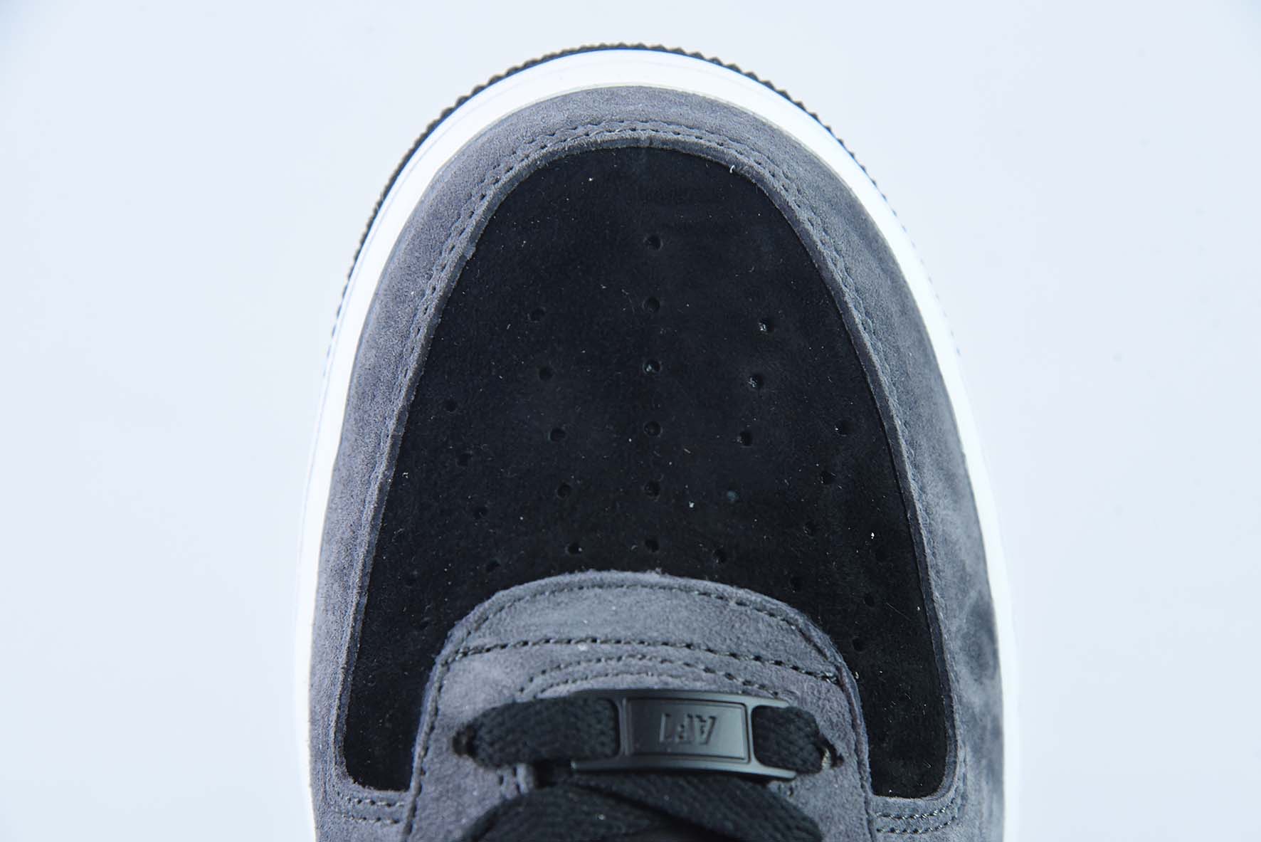 나이키 에어 포스 1 로우 07 스웨이드 다크 블랙 그레이 컬러 에어 포스 1 로우 캐주얼 슈즈 아이템: NT9966-336 사이즈: 36-44