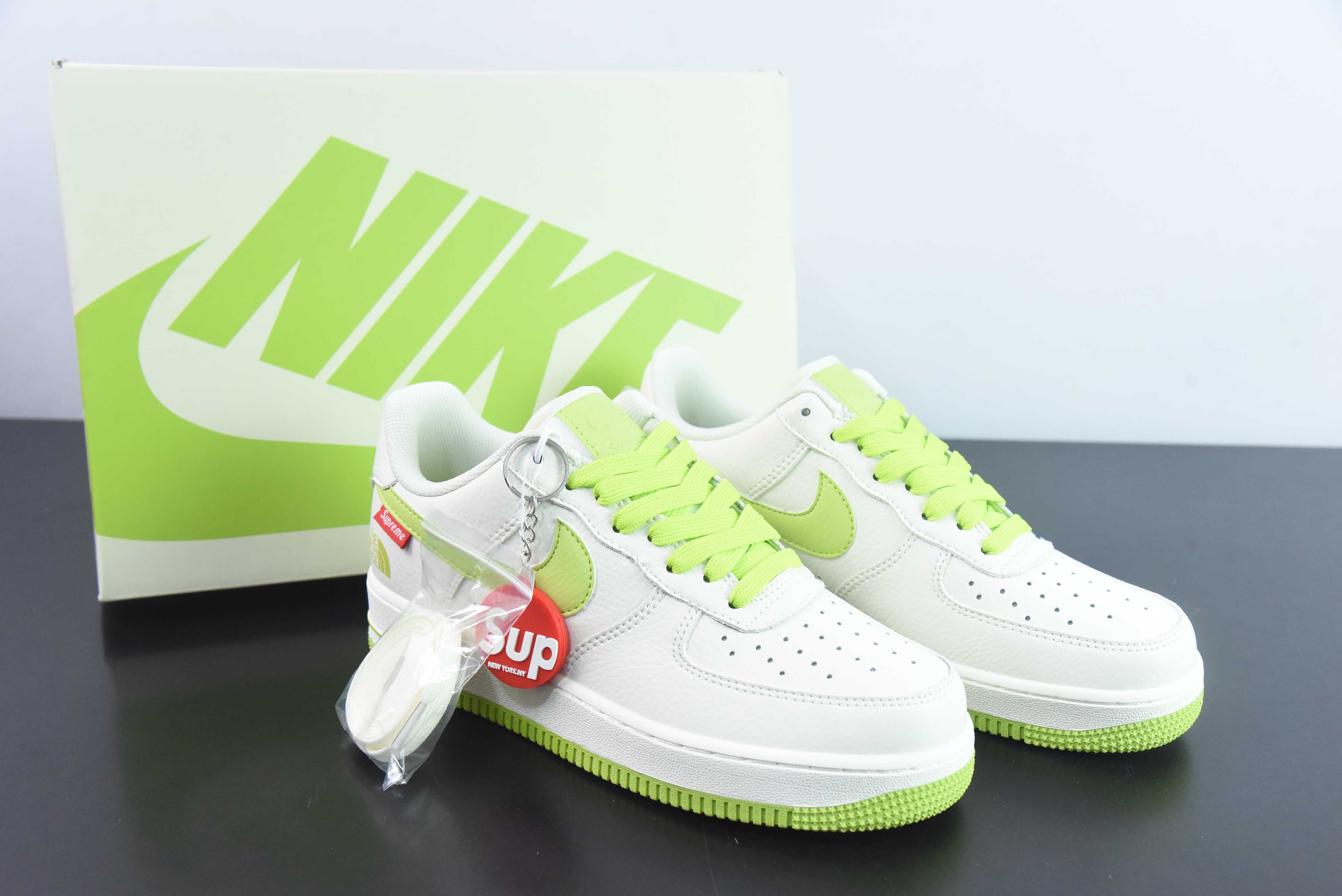 Nk 에어 포스 107 로우 LV8 공동 브랜드 에어 포스 원 로우탑 캐주얼 슈즈 아이템 번호: SU2305 011 사이즈: 36-44