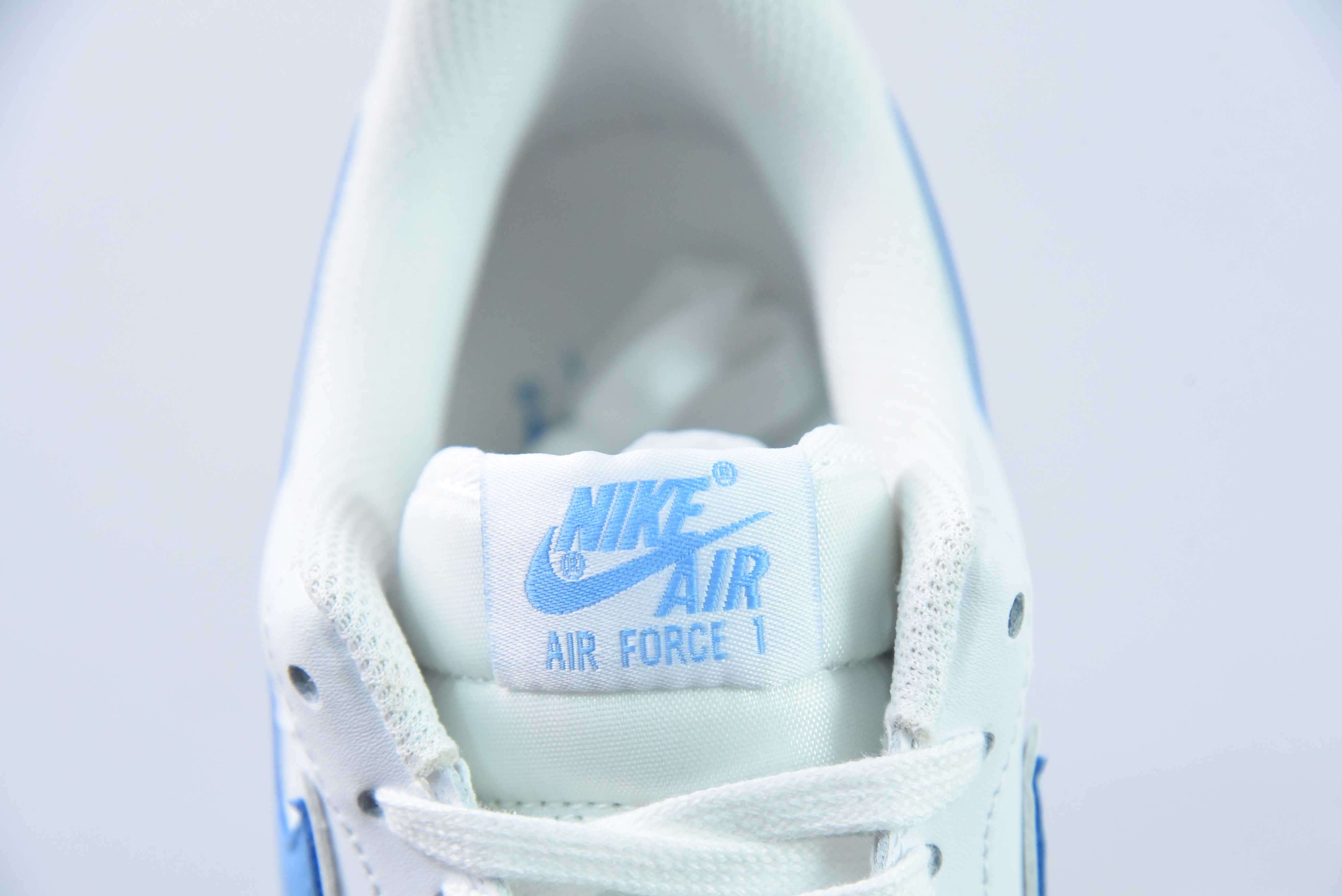 나이키 에어 포스 1 AF1 에어 포스 1 / 로우탑 화이트 블루 아이템 번호: AO2423-100 사이즈: 36-44