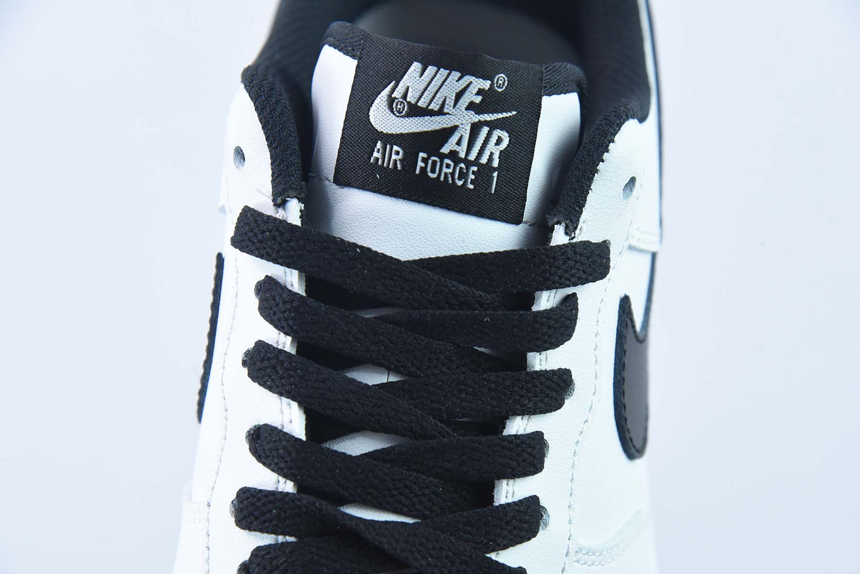 나이키 에어 포스 1 로우 07 아키라 레이싱 에어 포스 1 캐주얼 보드숏 아이템: DE6897-112 사이즈: 36-44