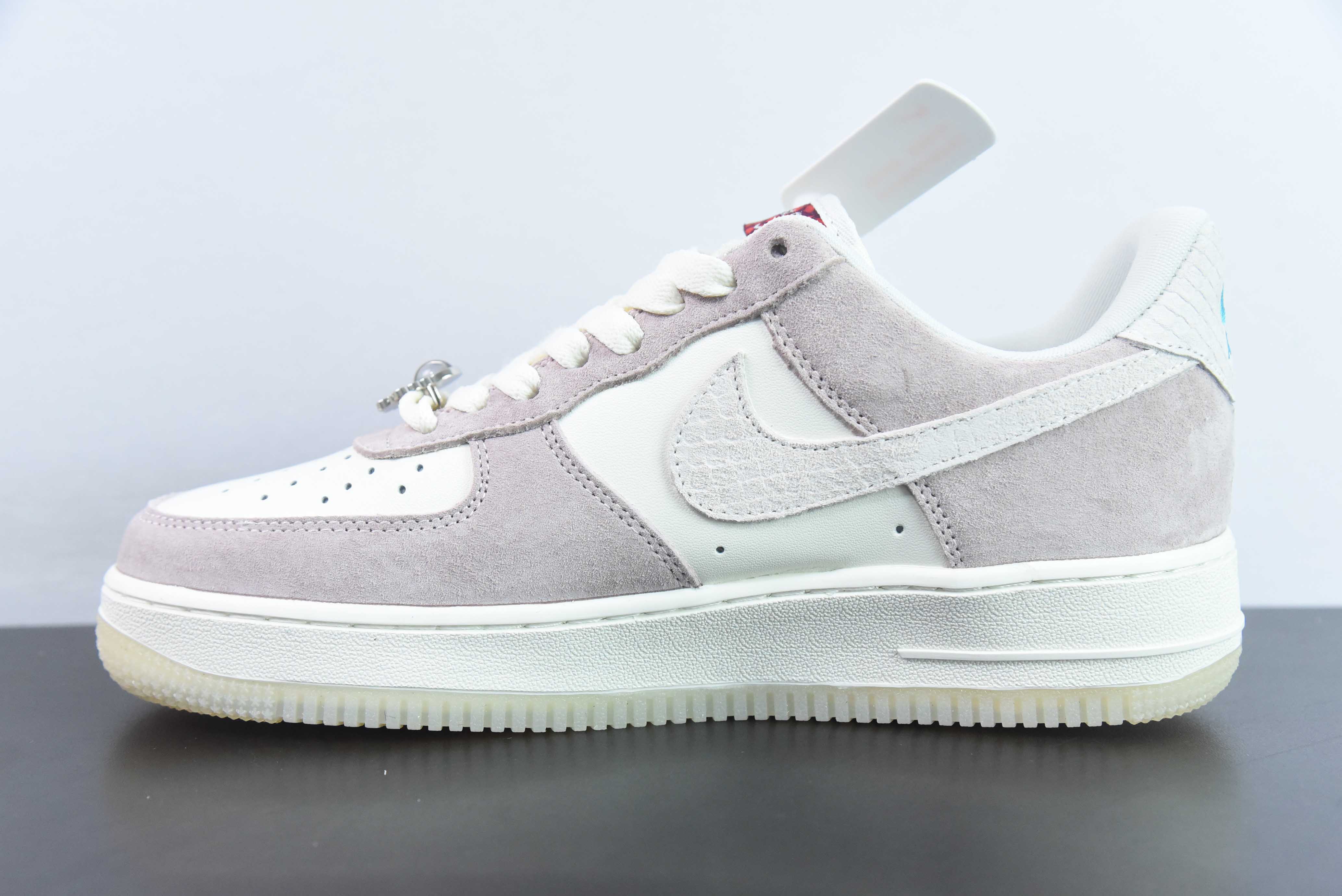 나이키 에어 포스 1 AF1 에어 포스 1/로우탑 화이트 핑크 젬스톤 제품 번호: FZ5066-111 사이즈: 36-44