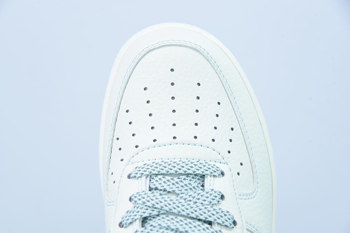 Nk 에어 포스 107 로우 스카이 블루 별이 가득한 에어 포스 1 로우탑 캐주얼 보드쇼츠 제품 번호: TU6536-156#3M 리플렉티브 사이즈: 36-44