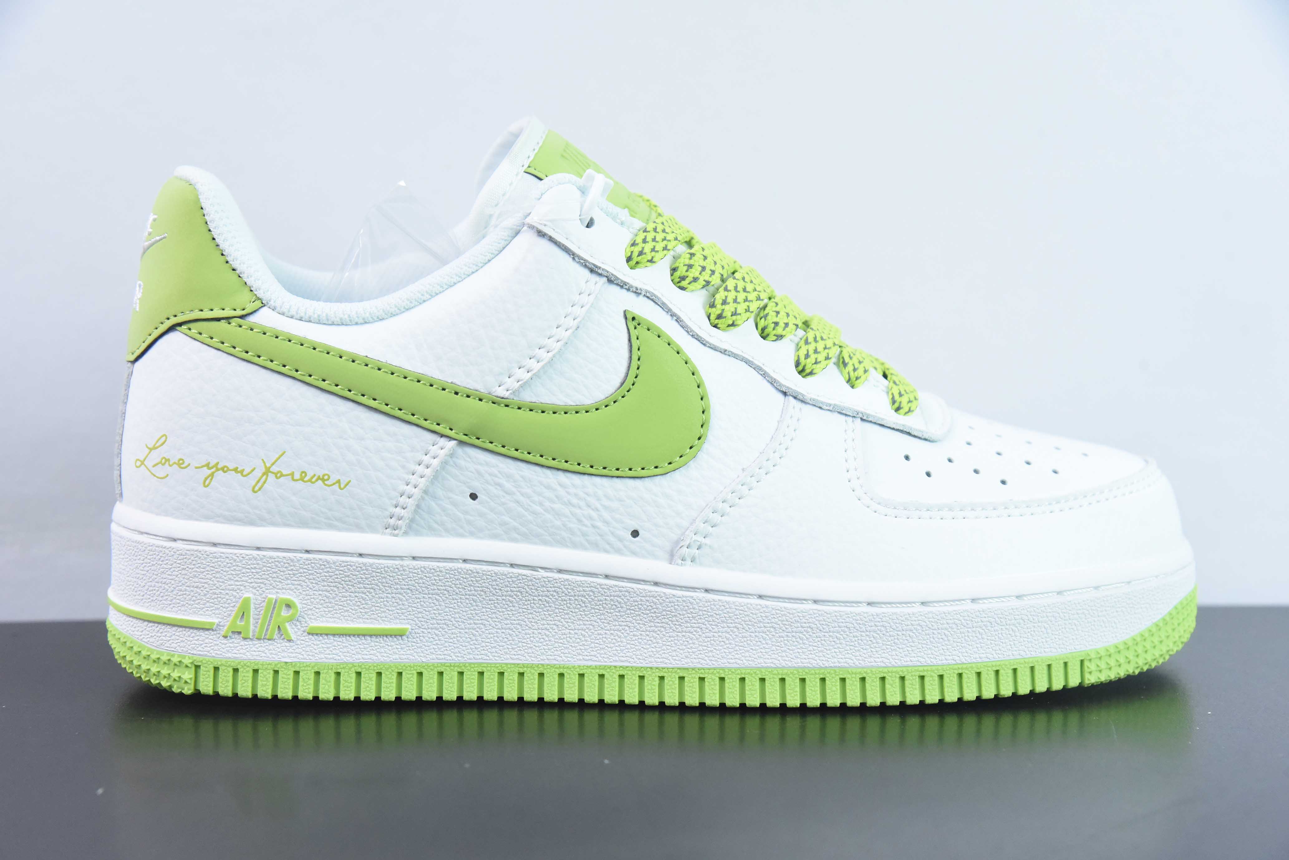녹타 x Nk 에어 포스 107 로우 인증된 러버 보이 애플 그린 클래식 에어 포스 원 아이템 번호: LO1718-058 사이즈: 36-44