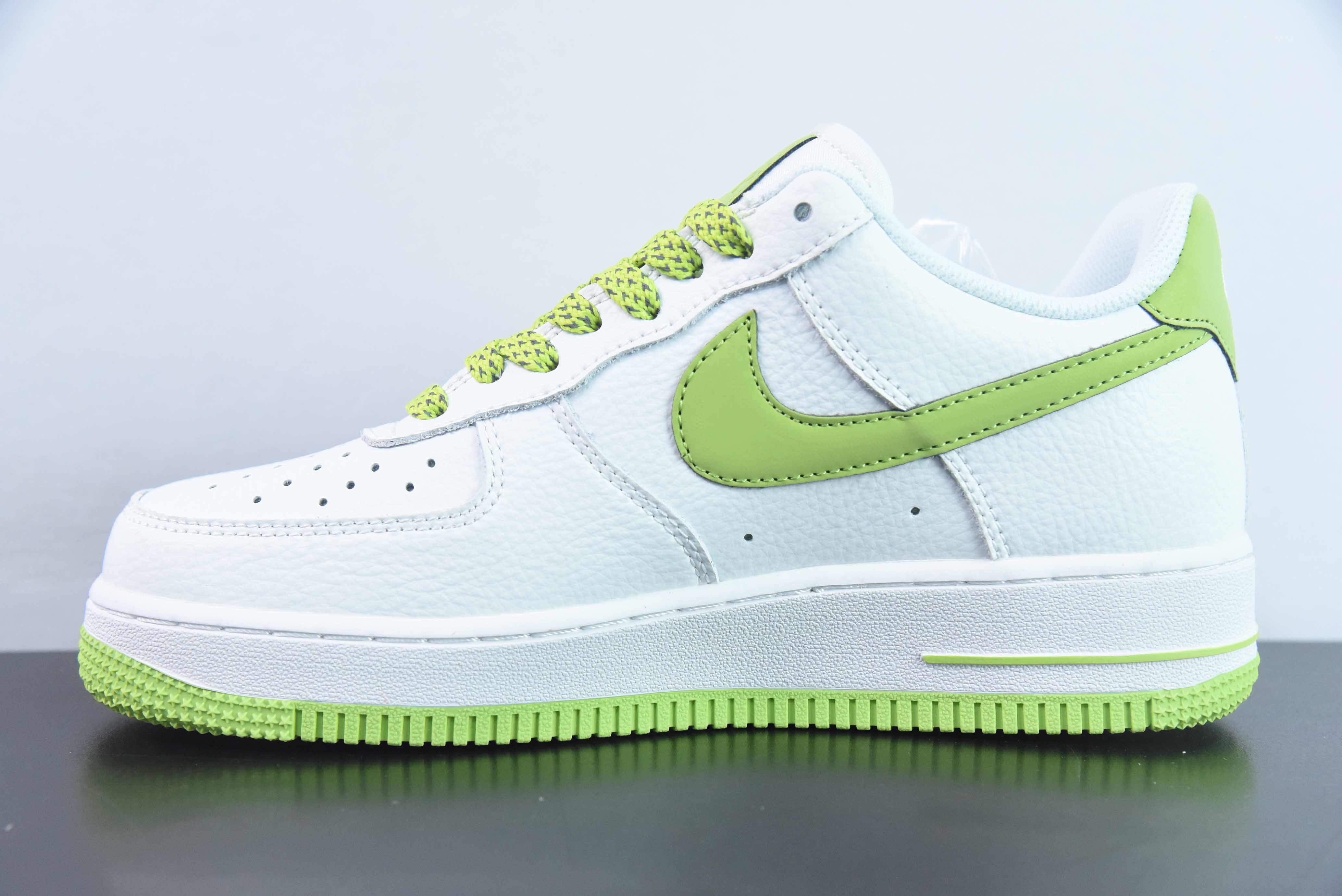 녹타 x Nk 에어 포스 107 로우 인증된 러버 보이 애플 그린 클래식 에어 포스 원 아이템 번호: LO1718-058 사이즈: 36-44