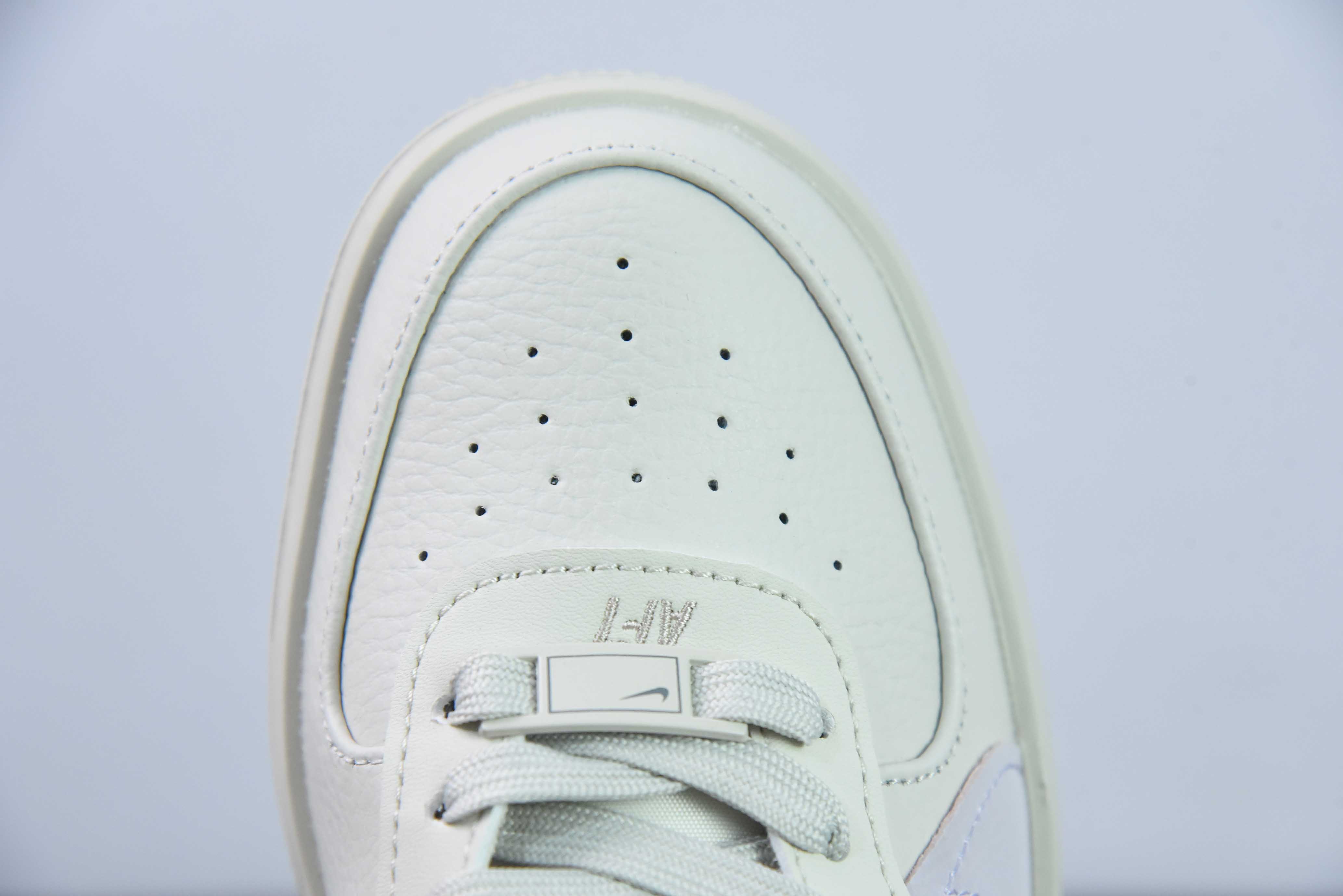 Nk 에어 포스 1 PLT.AF.ORM 트리플 화이트 에어 포스 원 뉴 클래식 화이트 로우탑 캐주얼 스니커즈 아이템 번호: DJ9946-108 사이즈: 35.5-42