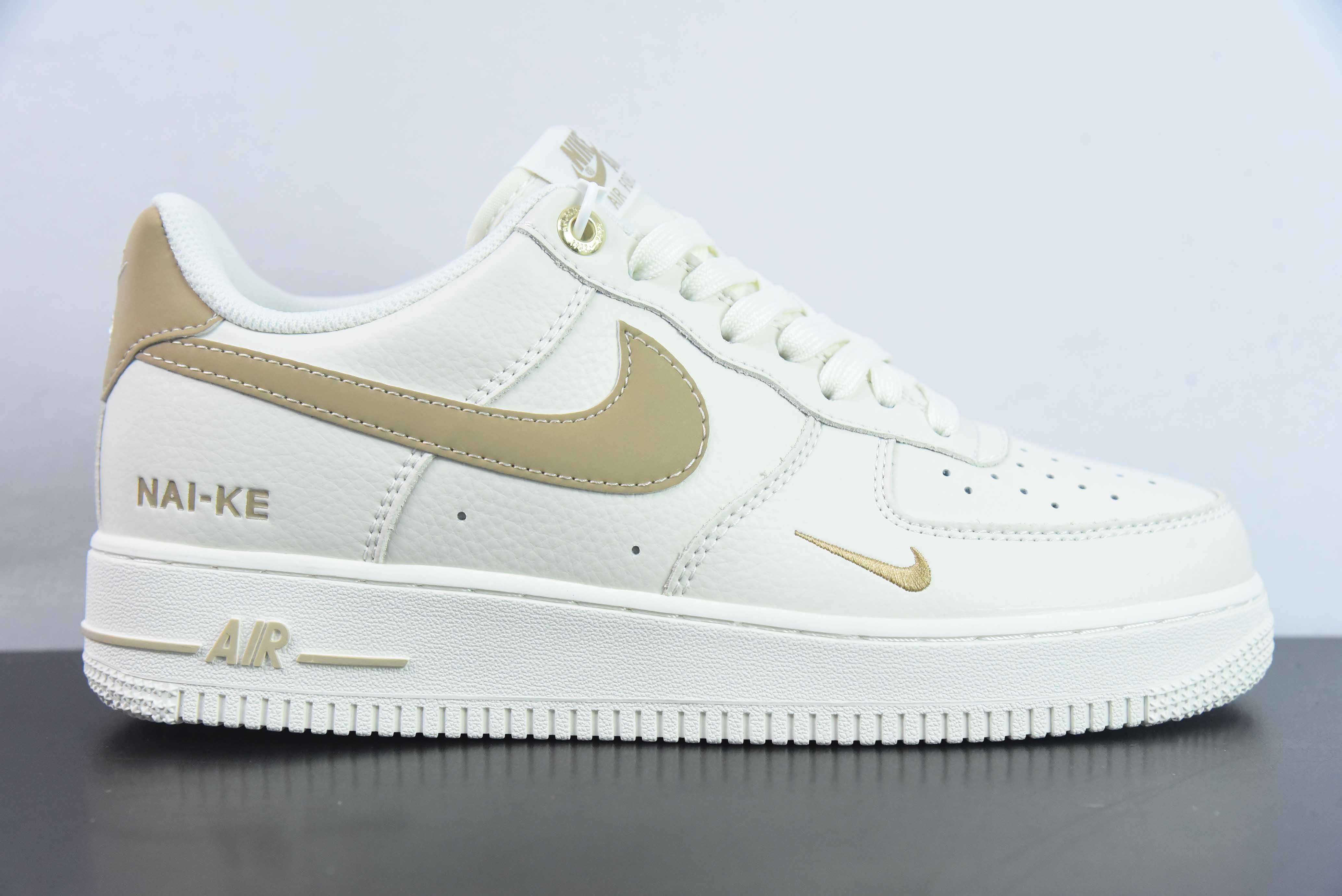 NK 에어 포스 107 로우 나이키/베이지/카키 에어 포스 원 클래식 나이키 베이지 카키 스몰 훅 NK0621-999 사이즈: 36-44