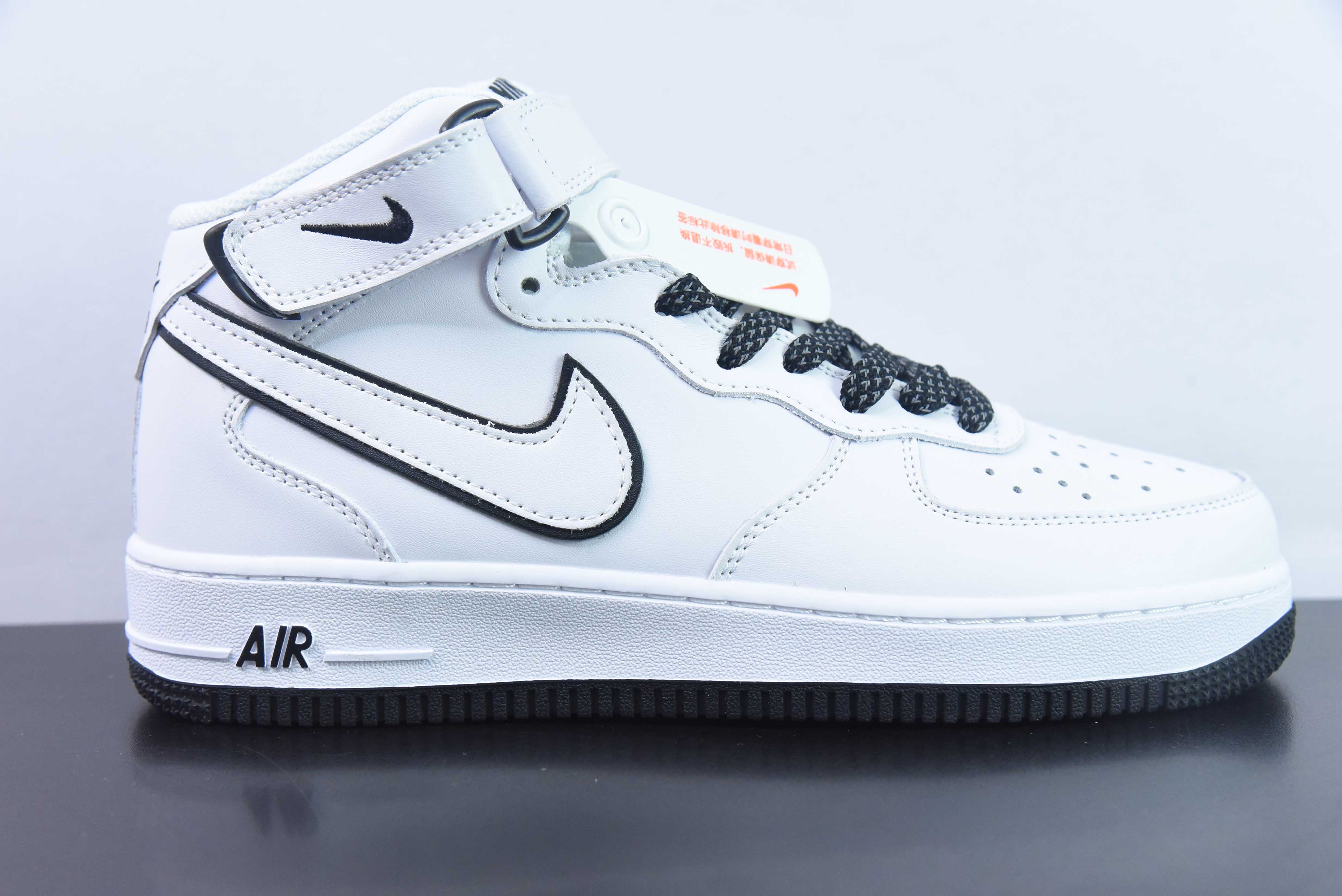 나이키 에어 포스 1 07 미드 베이지와 블랙 하이탑 별이 가득한 하늘 에어 포스 1 미드탑 캐주얼 슈즈 아이템 번호: W-835 사이즈: 36-44