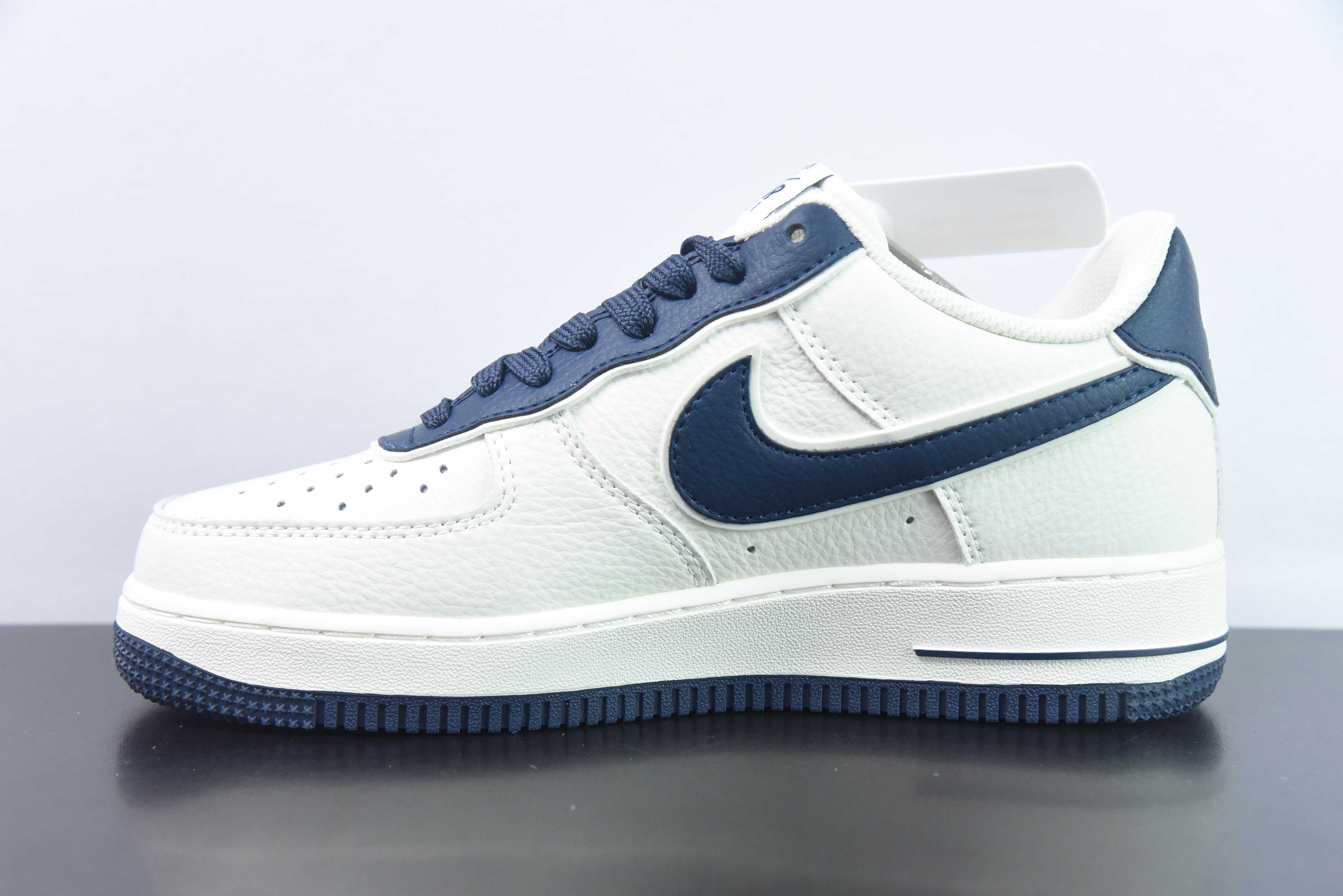 나이키 에어 포스 1 로우 40주년 다크 블루 에어 포스 1 로우 탑 애슬레틱 캐주얼 보드화 아이템 번호: JF1983-556 사이즈: 36-44