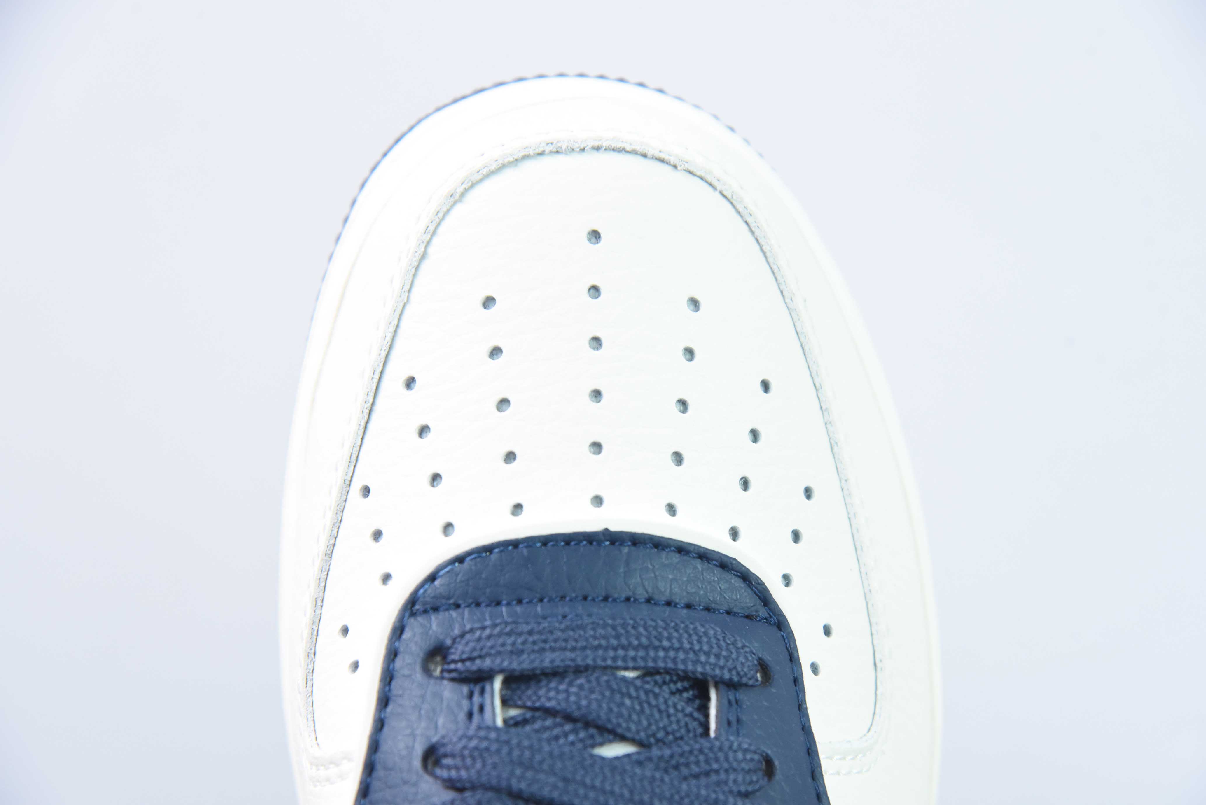 나이키 에어 포스 1 로우 40주년 다크 블루 에어 포스 1 로우 탑 애슬레틱 캐주얼 보드화 아이템 번호: JF1983-556 사이즈: 36-44