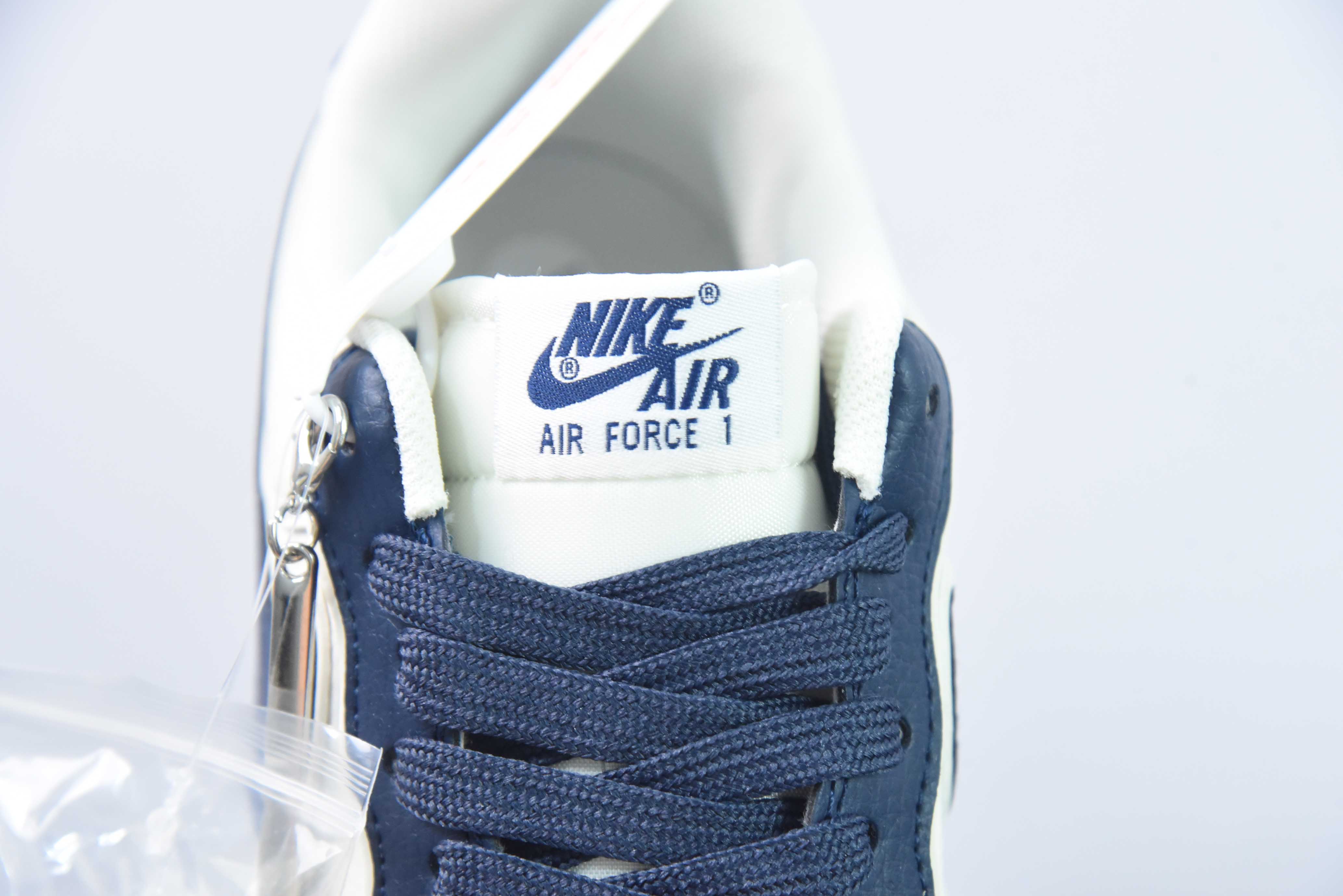 나이키 에어 포스 1 로우 40주년 다크 블루 에어 포스 1 로우 탑 애슬레틱 캐주얼 보드화 아이템 번호: JF1983-556 사이즈: 36-44