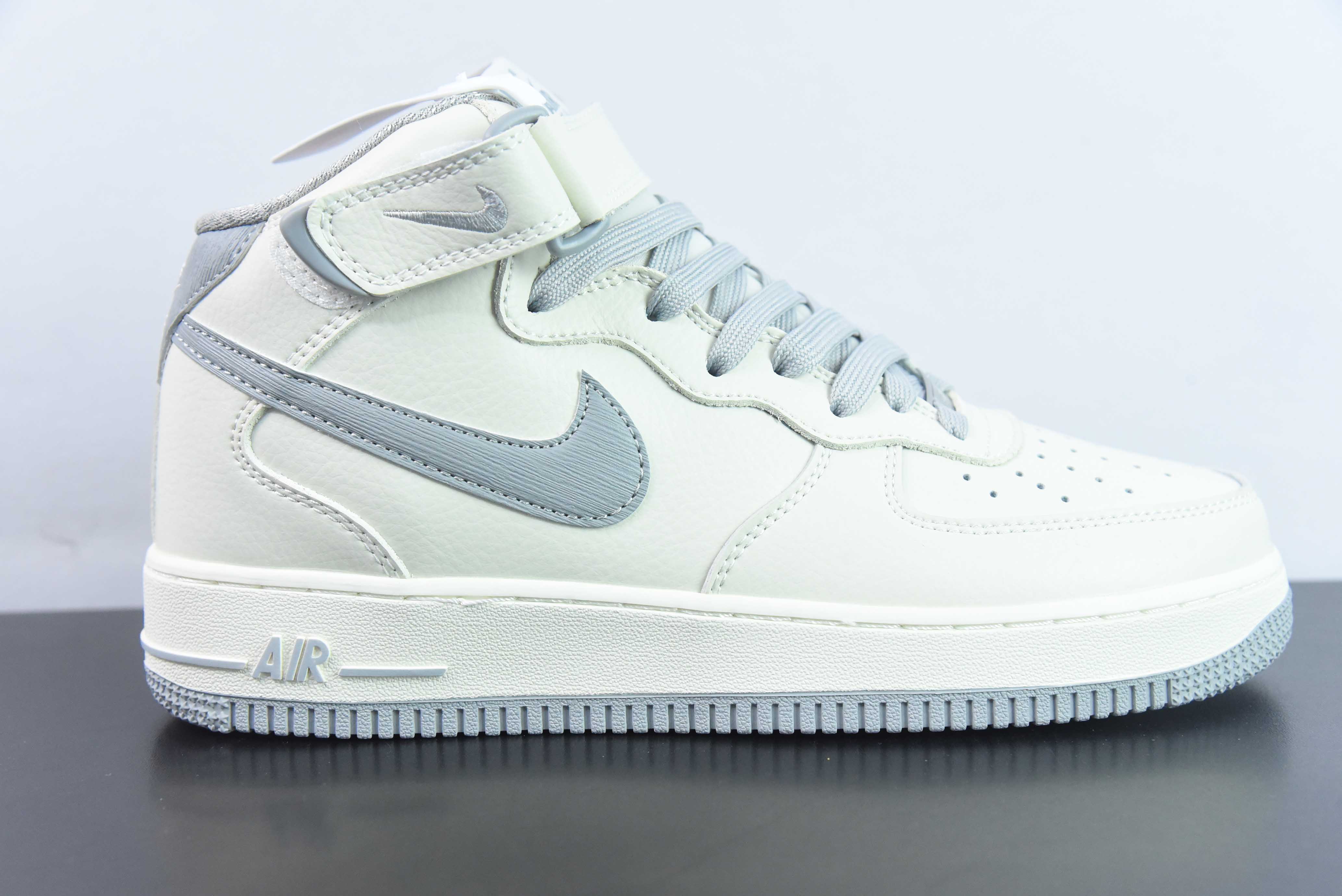 나이키 에어 포스 1 미드 에어 포스 1 미드 캐주얼 보드 슈즈 마커 펜 미드 아이템 번호: PA0920-608 사이즈: 36-44