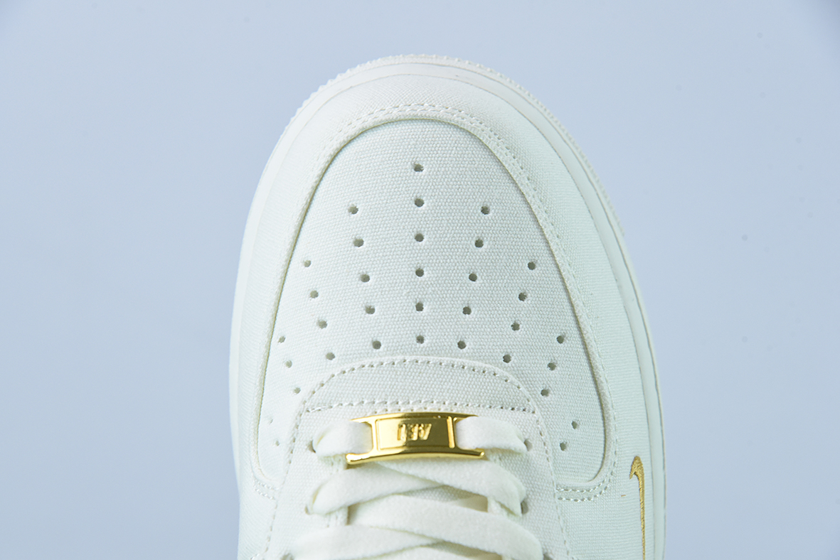 나이키 에어 포스 1 로우 07 화이트 및 그린 캔버스 에어 포스 1 로우 탑 아이템 번호: MN5696-109 사이즈: 36-44