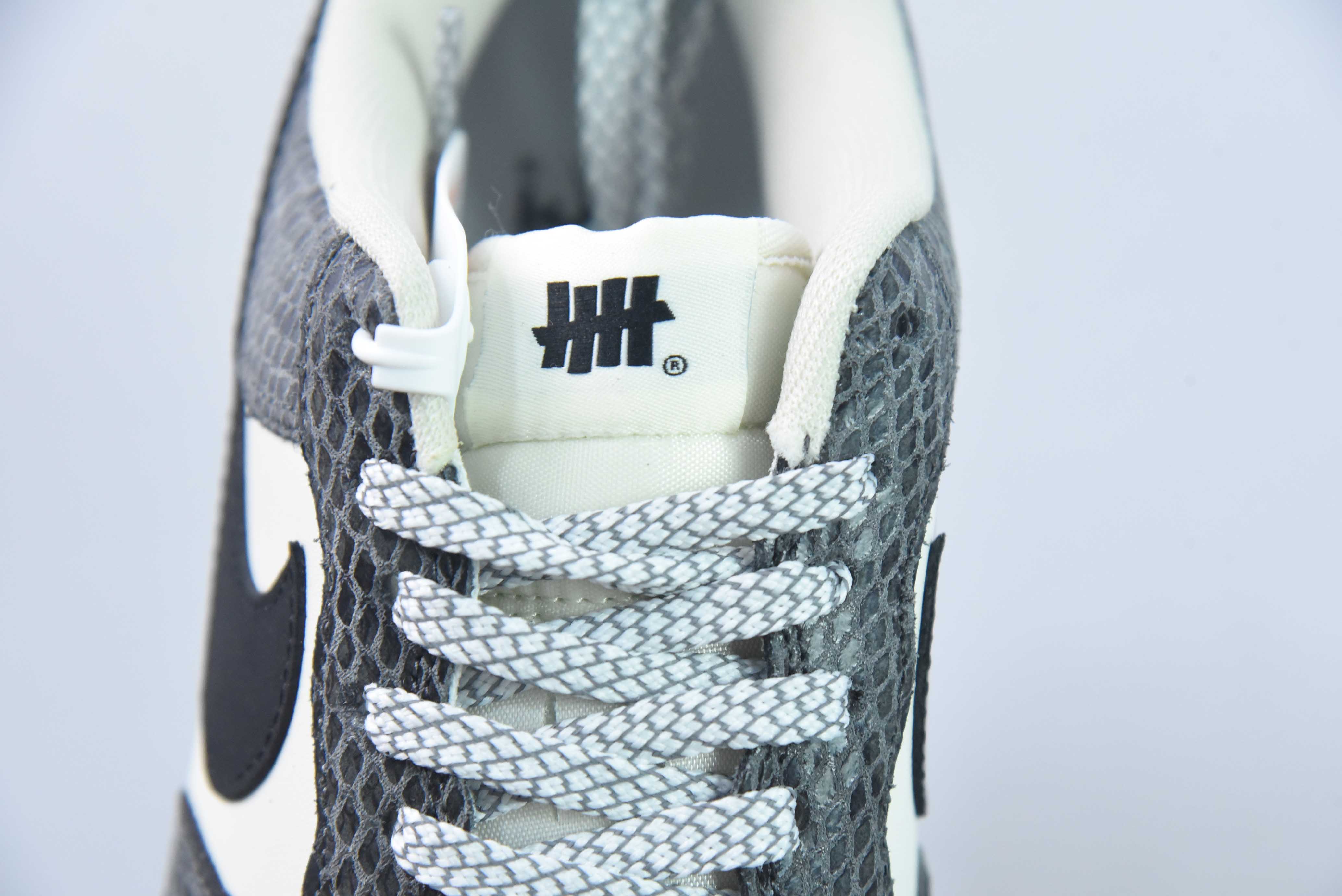 에어 포스 1 07 로우 유엔 공동 브랜드-블랙 파이톤 에어 포스 1 로우 탑 스니커즈 아이템 번호: BS9055-829 사이즈: 36-44