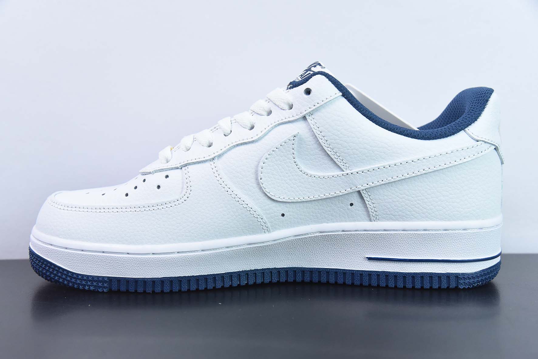 UAY27729039 Nk 에어 포스 107 로우 다크 블루 스몰 후크 40주년 스타 에어 포스 1 로우 탑 캐주얼 보드 슈즈 항목: DD1225-006 사이즈: 36-44