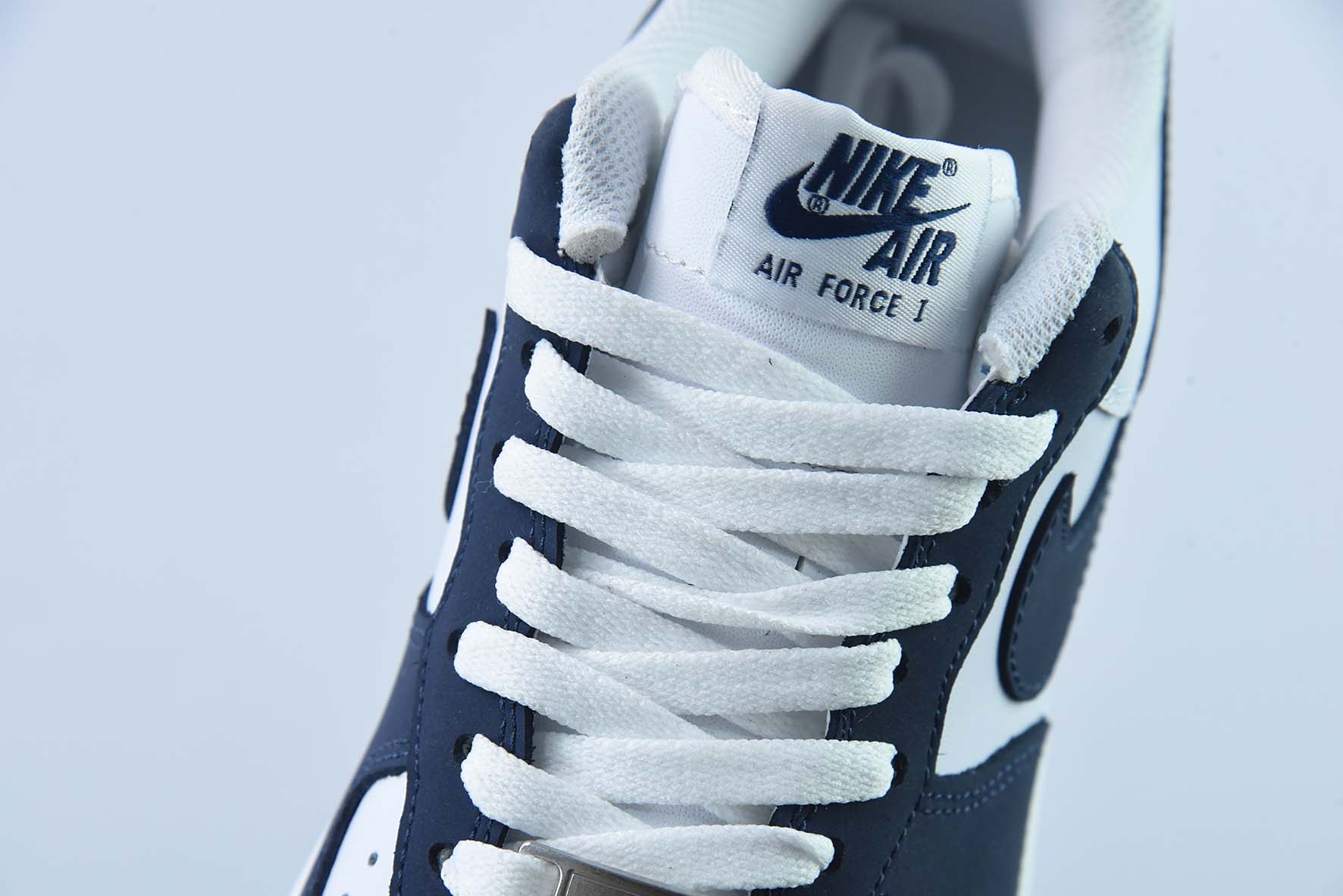 나이키 에어 포스 1 07 로우 조지타운 에어 포스 원 로우 탑 스니커즈 캐주얼 스니커즈 아이템 번호 . .823-003사이즈: 36-44