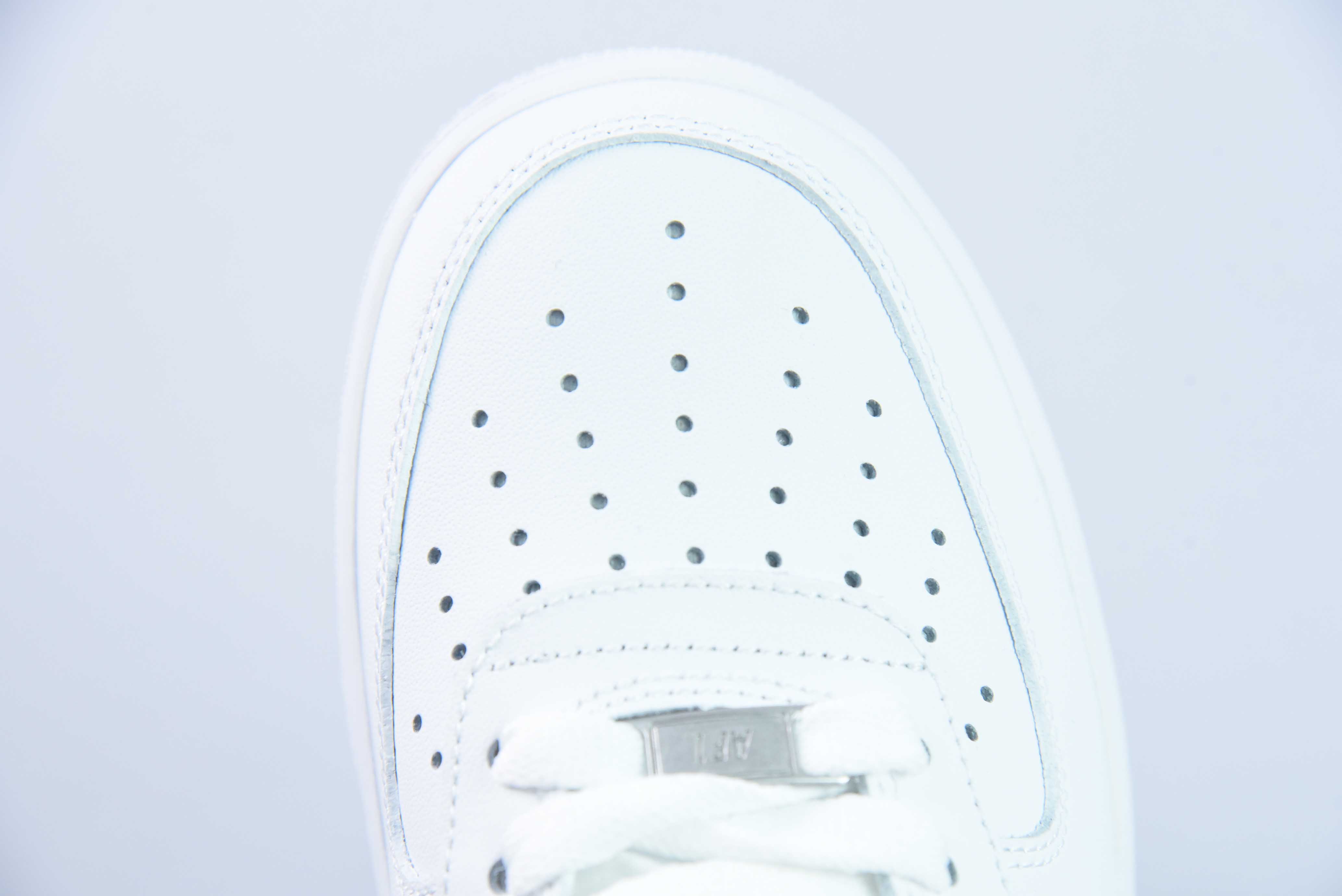 Nk 에어 포스 107 로우 에어 포스 1 로우탑 캐주얼 슈즈 아이템 번호: CW2288-009 사이즈: 36-44