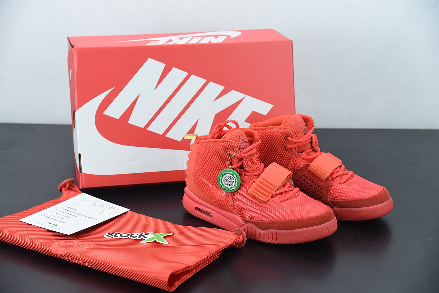 나이키 에어 이지 2 간지 코코넛 울트라 한정판 레드 남성 컬처 농구화 아이템 번호: 508214-660 사이즈: 40-47.5