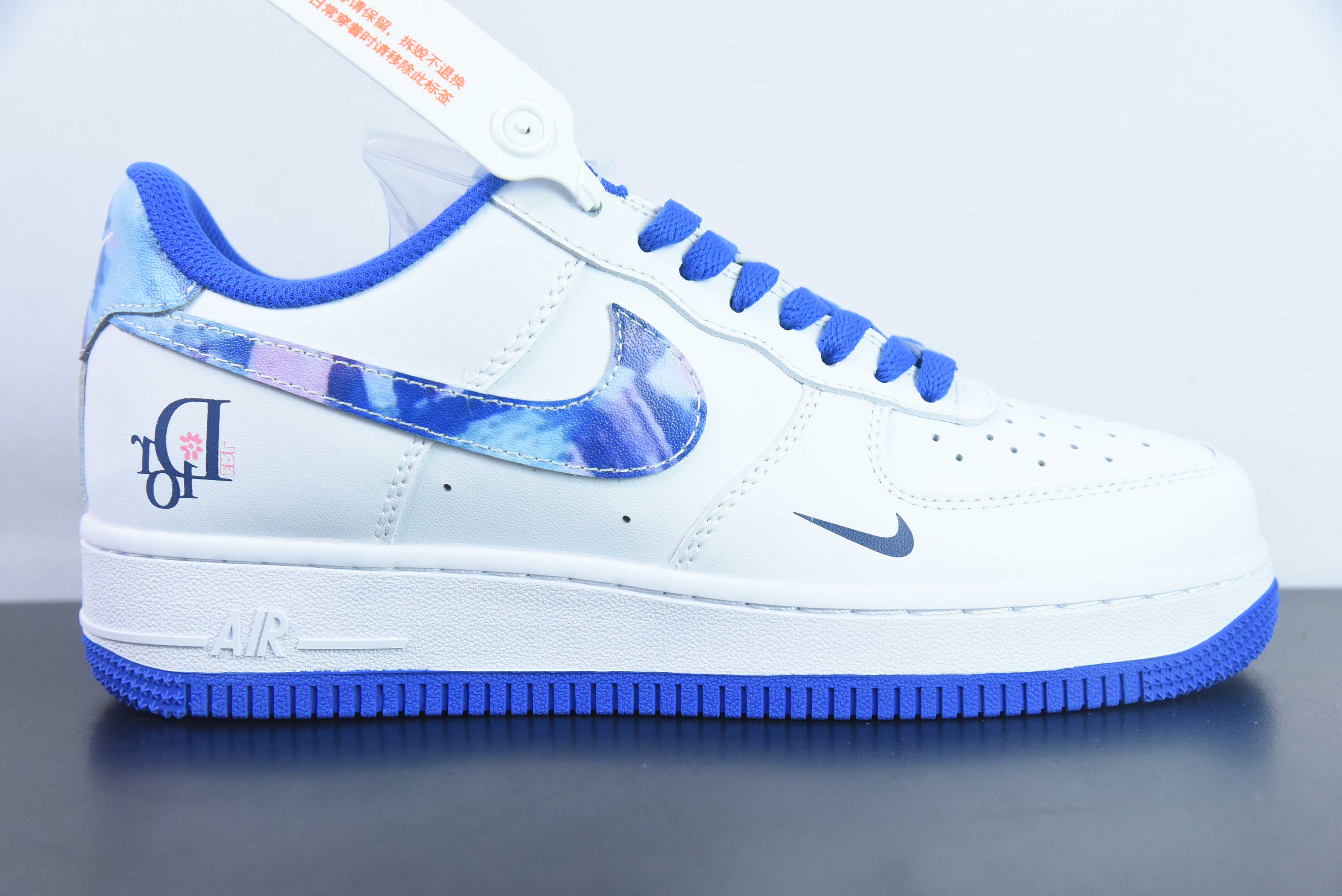 나이키 에어 포스 1 07 로우 디올 공동 브랜드 - 불꽃놀이 에어 포스 1 로우 캐주얼 슈즈 아이템 번호: DC8873-111 사이즈: 36-44