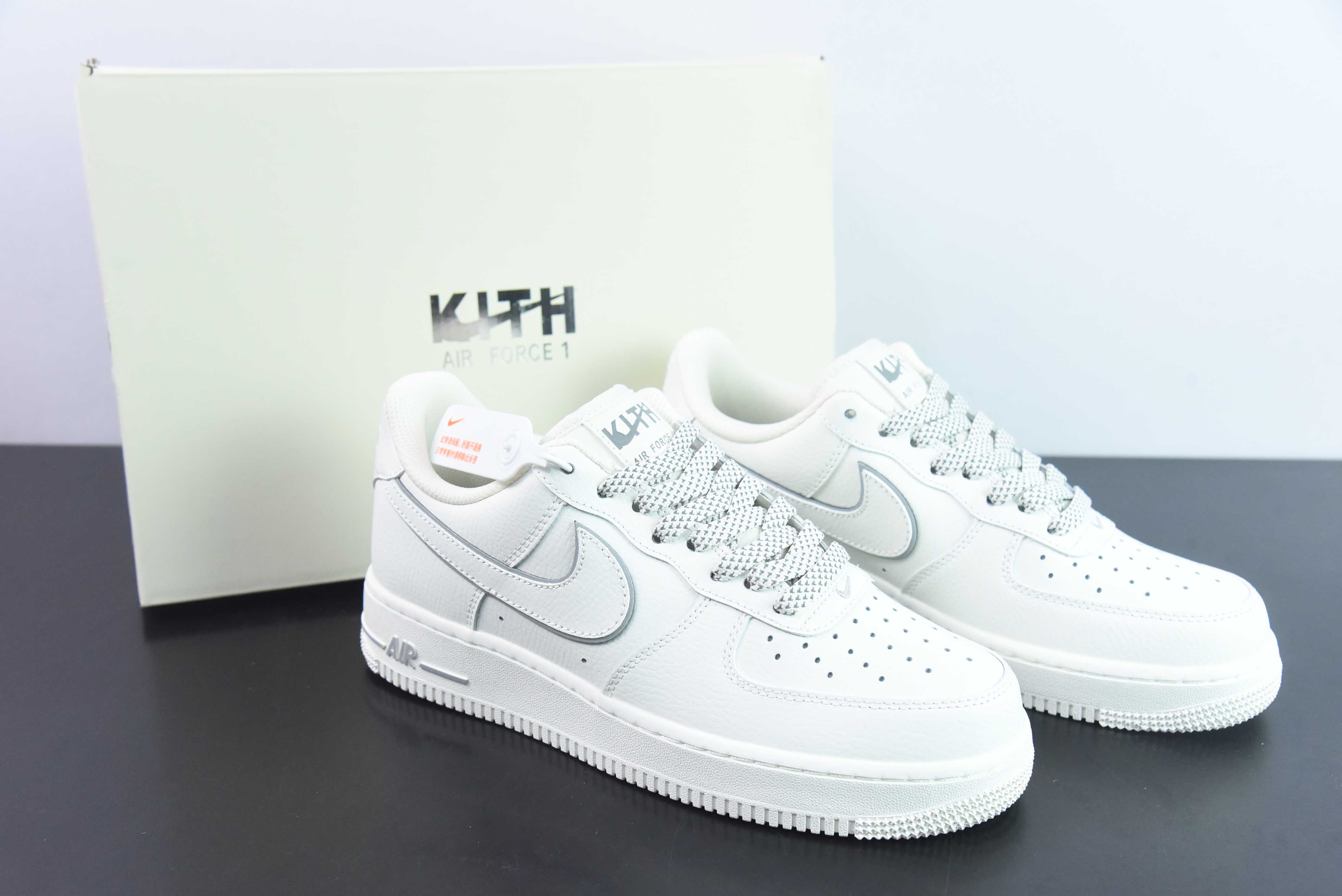 Kith x Nk 에어 포스 1 07 로우 베이지 실버 뉴욕 에어 포스 1 로우 캐주얼 보드 슈즈 상품 번호: NY2022-017 사이즈: 36-44