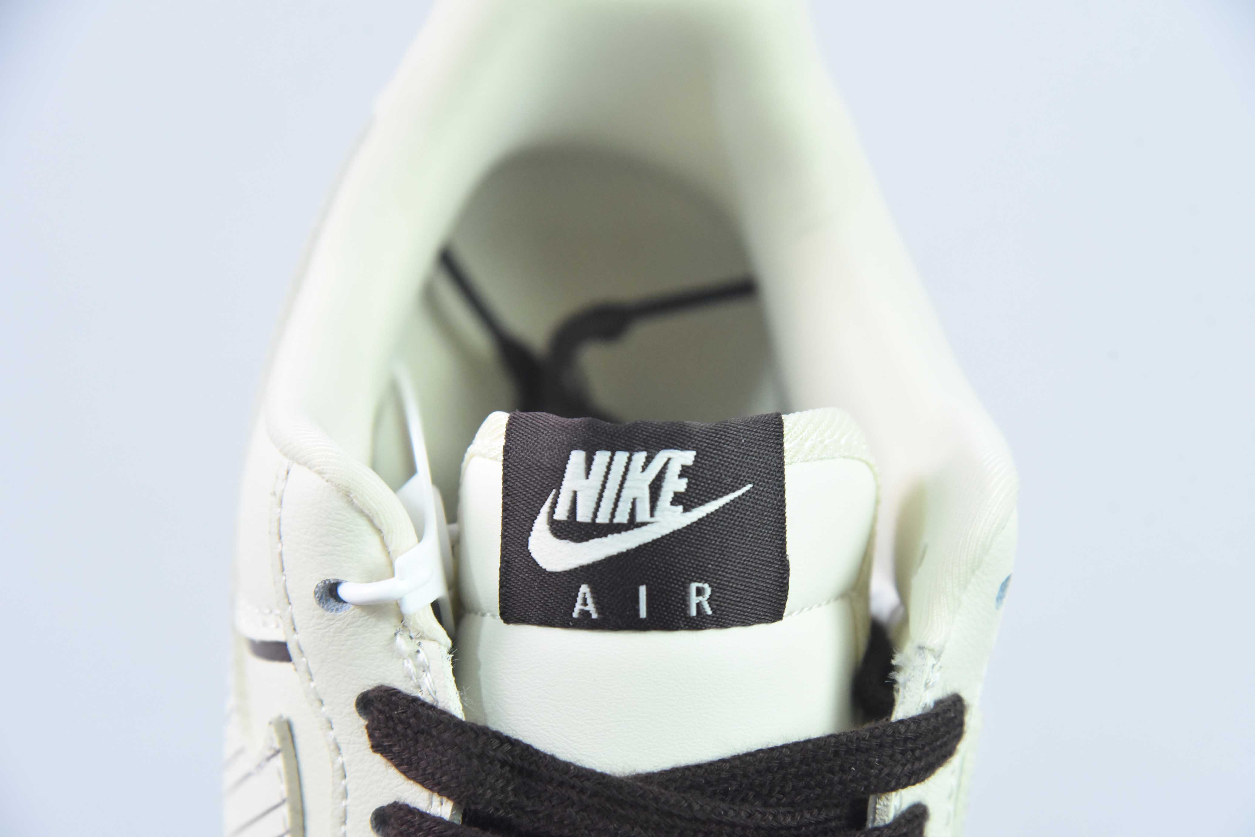 나이키 에어 포스 1 07 로우 LV 공동 브랜드-소프트 라이스 다크 브라운 에어 포스 1 로우탑 캐주얼 슈즈 제품 번호: CT3228-300 사이즈: 36-44