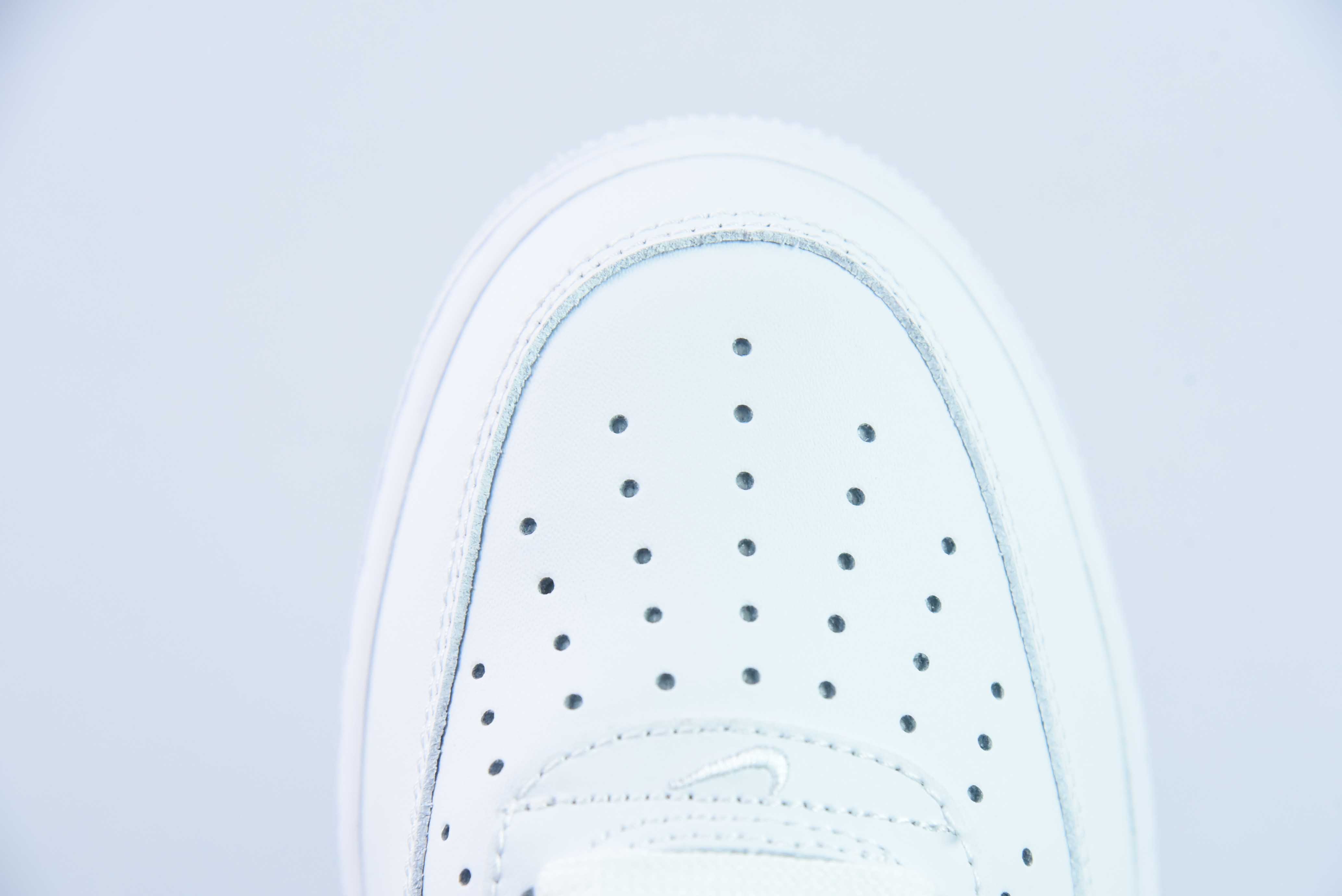 나이키 에어 포스 1 AF1 에어 포스 원/로우탑 화이트 레드 제품 번호: AO2423-102 사이즈: 36-44