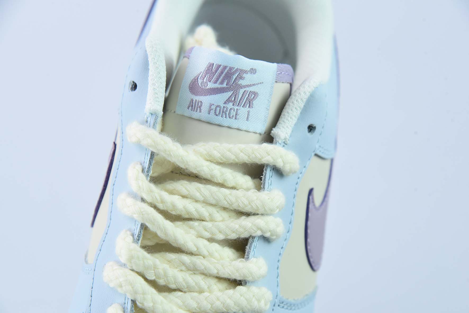 나이키 에어 포스 107 로우 제이드 헤어 제이드 헤어 에어 포스 1 로우탑 아이템 번호: CW0088-111 사이즈: 36-44