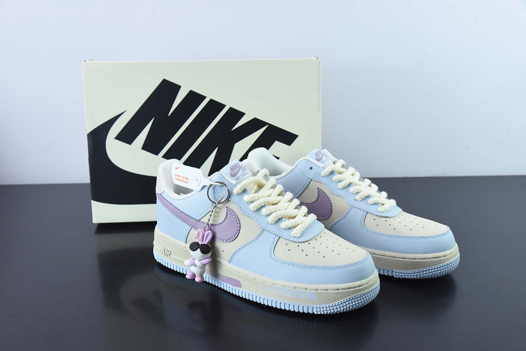 나이키 에어 포스 107 로우 제이드 헤어 제이드 헤어 에어 포스 1 로우탑 아이템 번호: CW0088-111 사이즈: 36-44