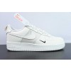 나이키 에어 포스 1 로우 화이트와 블랙 스몰 후크 에어 포스 원 로우탑 스포츠 및 레저 보드숏 아이템: FZ4625-100 사이즈: 36-44