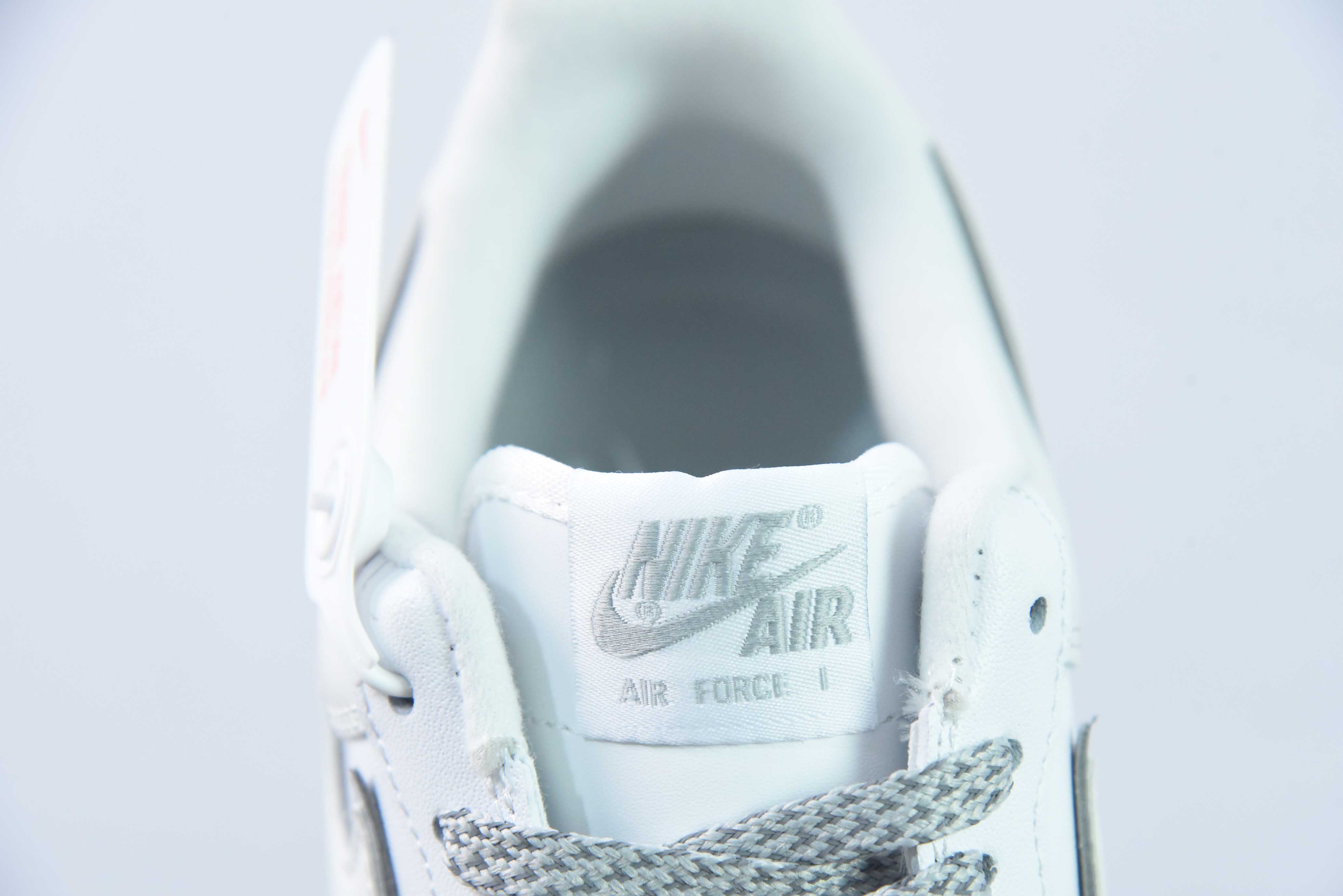 나이키 에어 포스 107 로우 에어 포스 원 클래식 로우탑 레더 화이트/라이트 그레이 스몰 후크 리플렉티브YZ8115-006 사이즈: 36-44