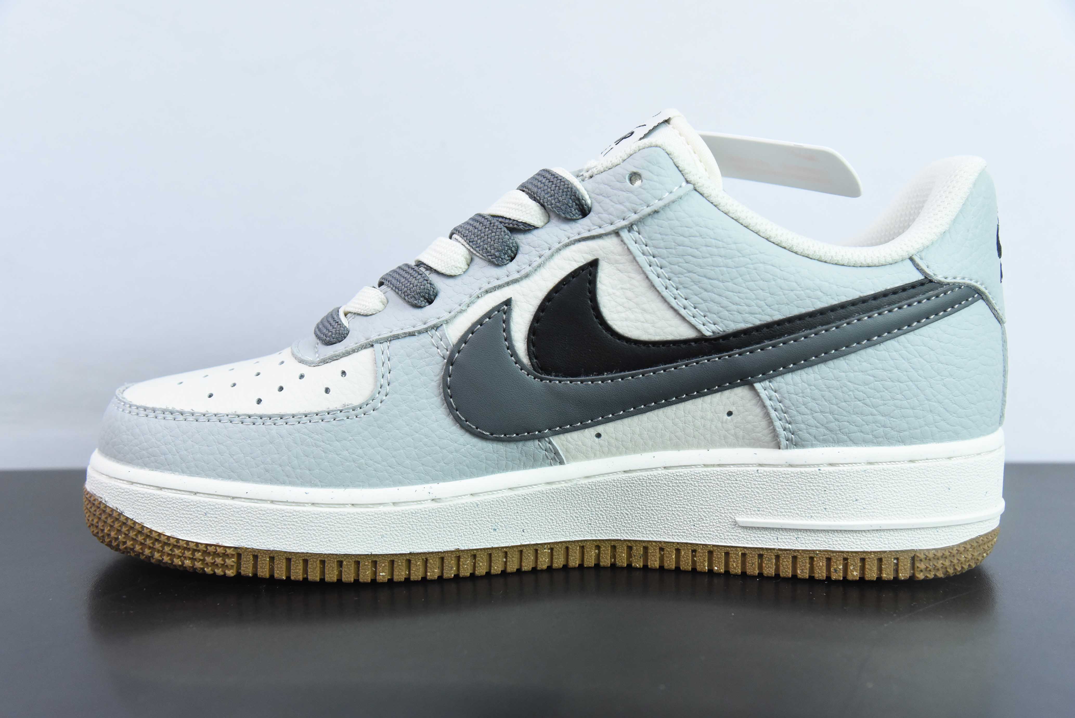 나이키 에어 포스 1 로우 07 블랙 그레이 베어 더블 훅 에어 포스 1 로우탑 캐주얼 스니커즈 아이템: CC2569-033 사이즈: 36-44