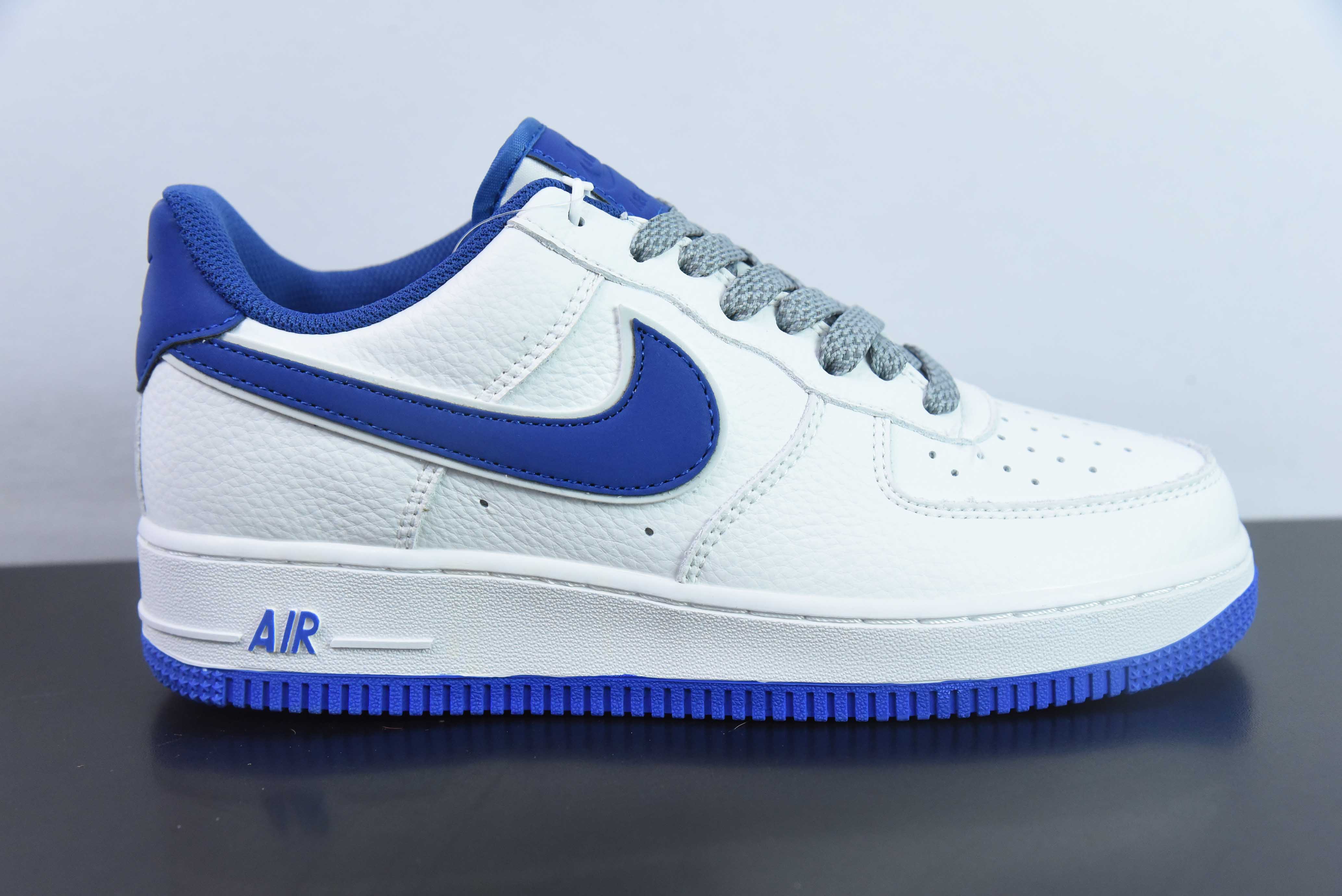 나이키 에어 포스 1 07 클래식 화이트 & 블루 스타 에어 포스 1 로우탑 캐주얼 슈즈 아이템: LS0216-023 사이즈: 36-44