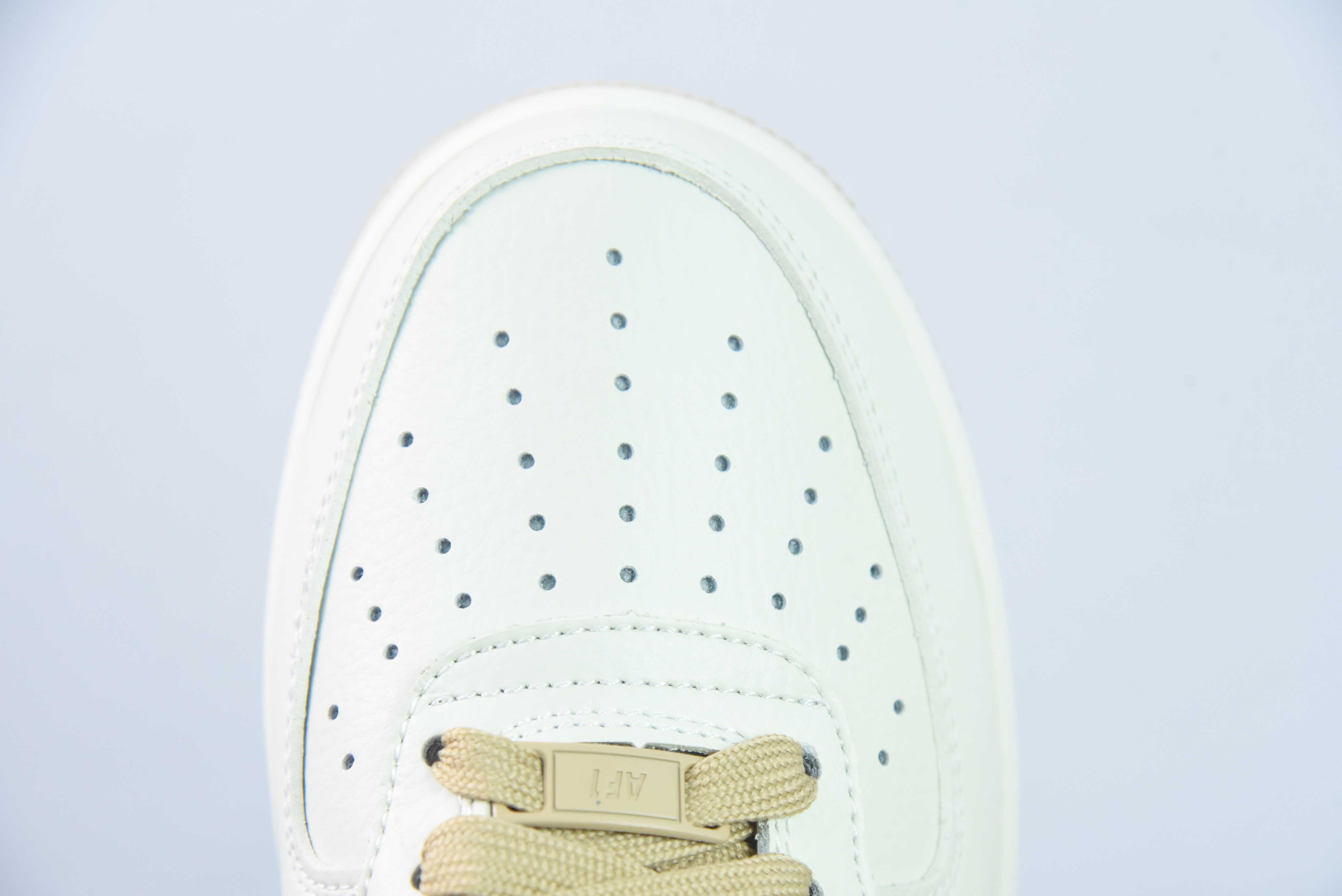 나이키 에어 포스 1 미드 미시건 컬러 에어 포스 1 미드 캐주얼 슈즈 아이템 번호: PA0920-808 사이즈: 36-44