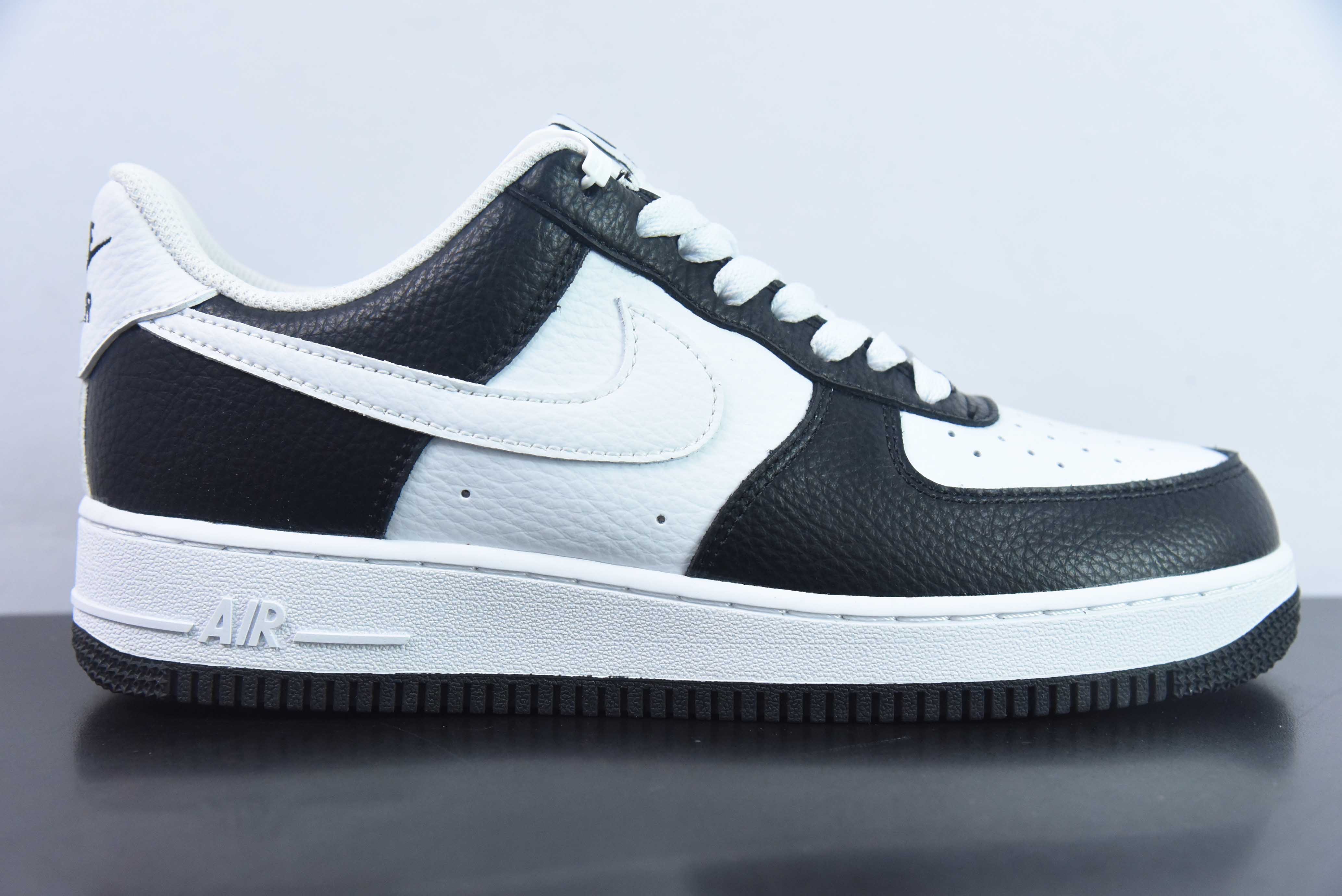 나이키 에어 포스 1 로우 화이트 및 블랙 후크 에어 포스 1 로우탑 캐주얼 신발 아이템: CW2288-111 사이즈: 36-44