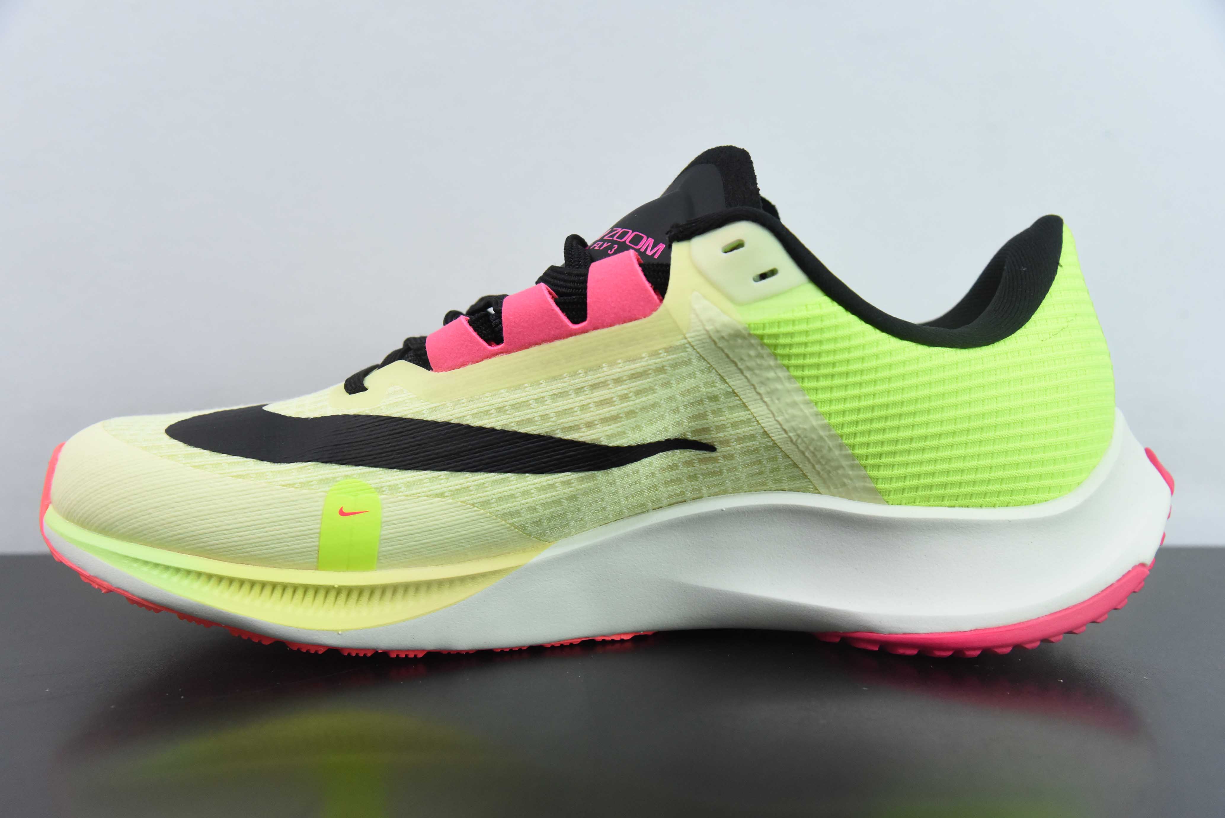 나이키 에어 줌 라이벌 플라이 3. 초경량 러닝화 패브릭 충격 흡수 경량 러닝화 품목 번호: CT2405-301 사이즈: 36-46