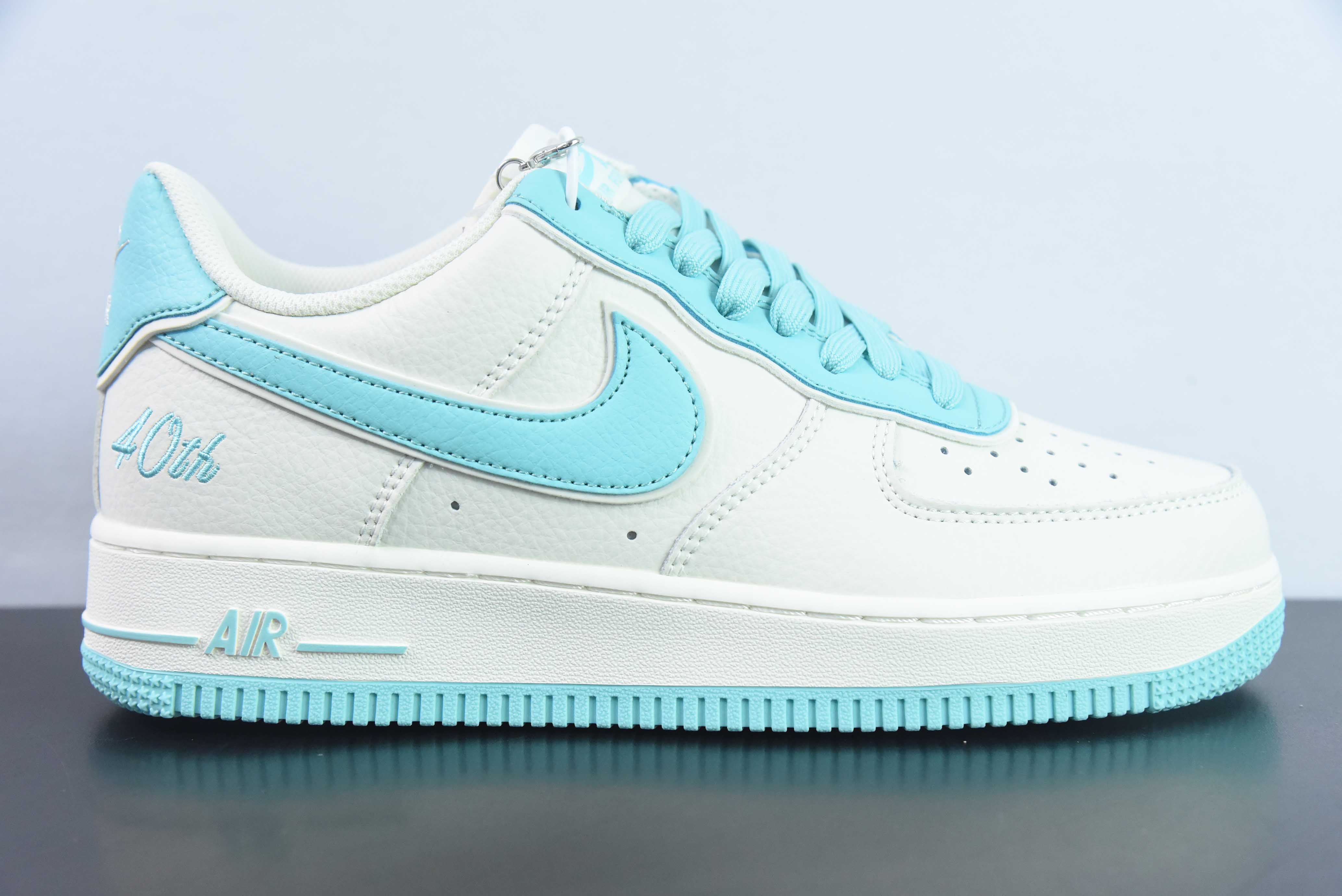 나이키 에어 포스 1 로우 40주년 기념 에어 포스 1 로우 탑 운동 캐주얼 보드 슈즈 아이템 번호: JF1983-553 사이즈: 36-44