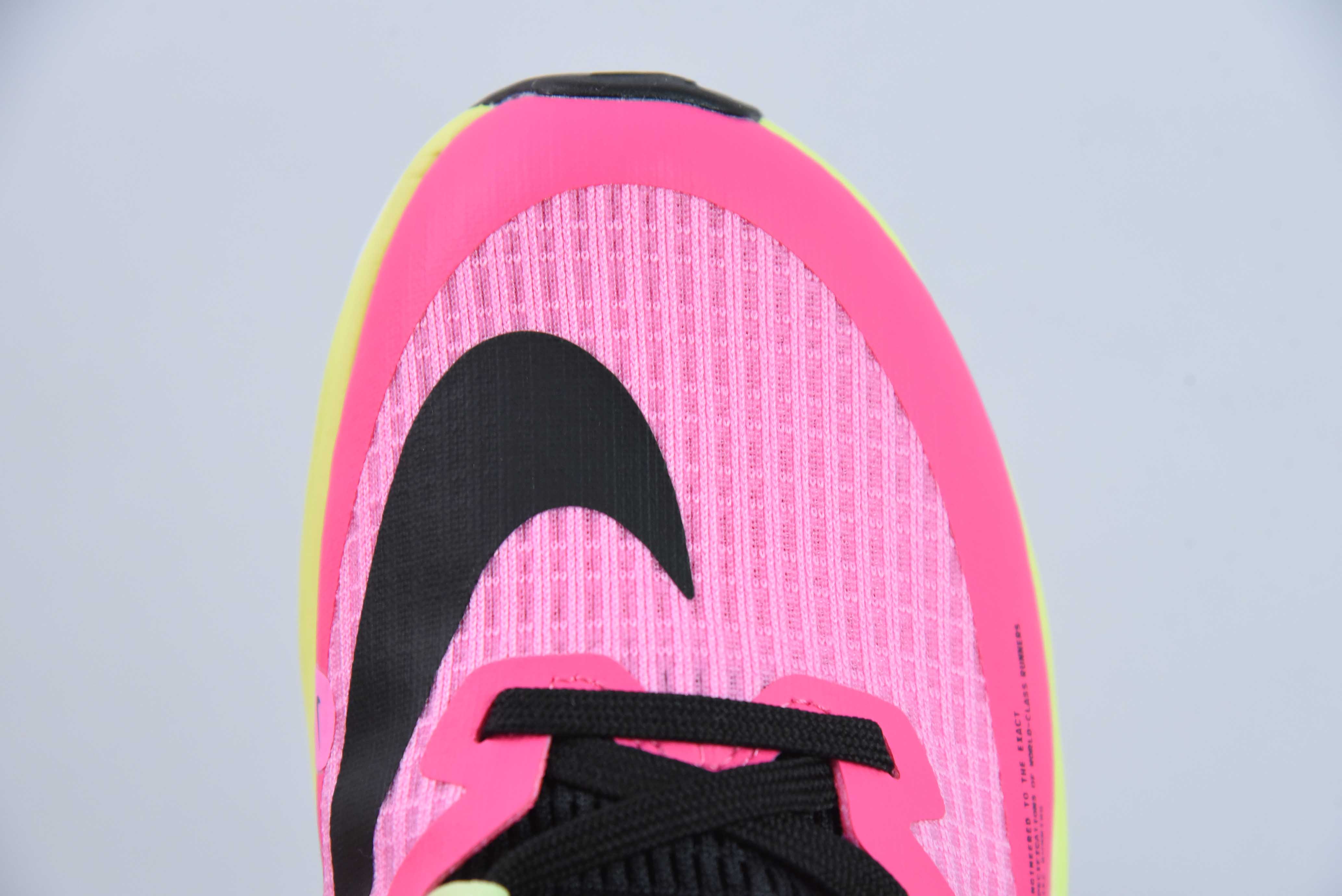 나이키 에어 줌 라이벌 플라이 3. 초경량 러닝화 패브릭 충격 흡수 경량 러닝화 아이템 번호: CT2405-606 사이즈: 39-46