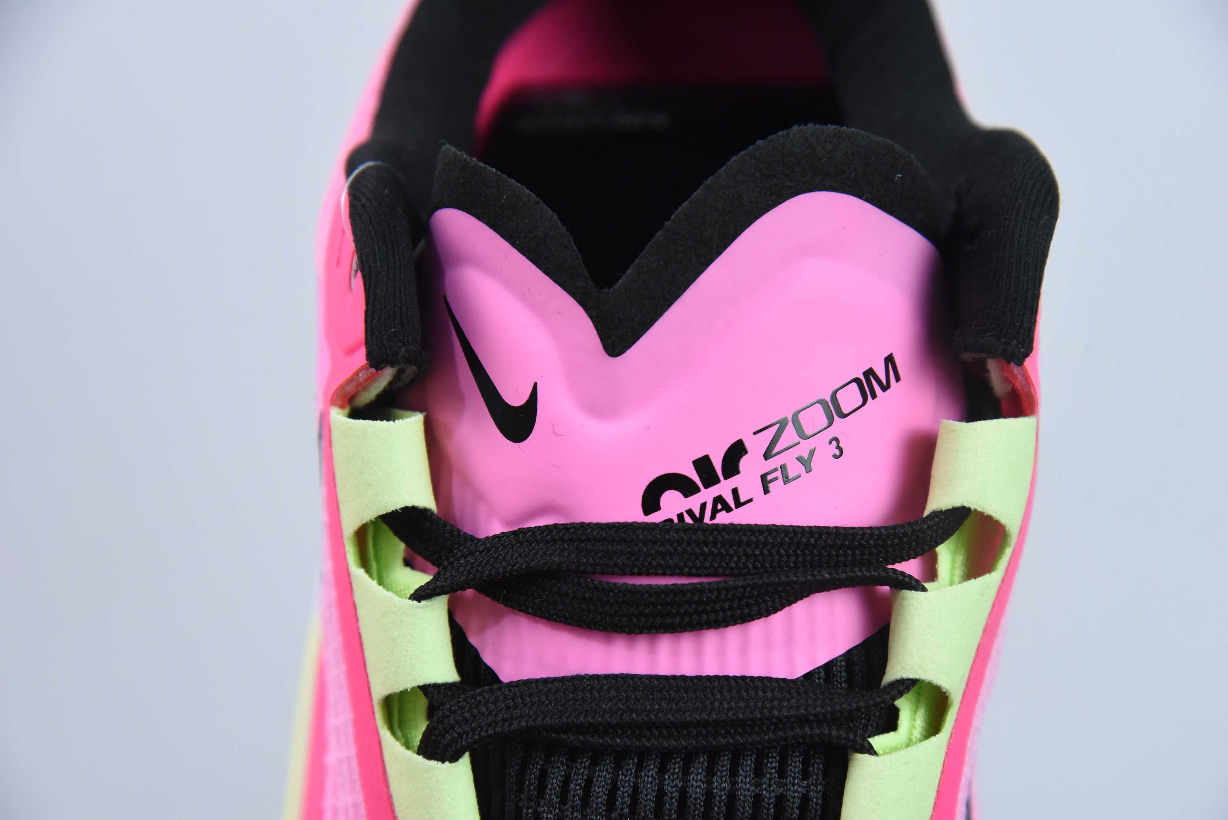 나이키 에어 줌 라이벌 플라이 3. 초경량 러닝화 패브릭 충격 흡수 경량 러닝화 아이템 번호: CT2405-606 사이즈: 39-46