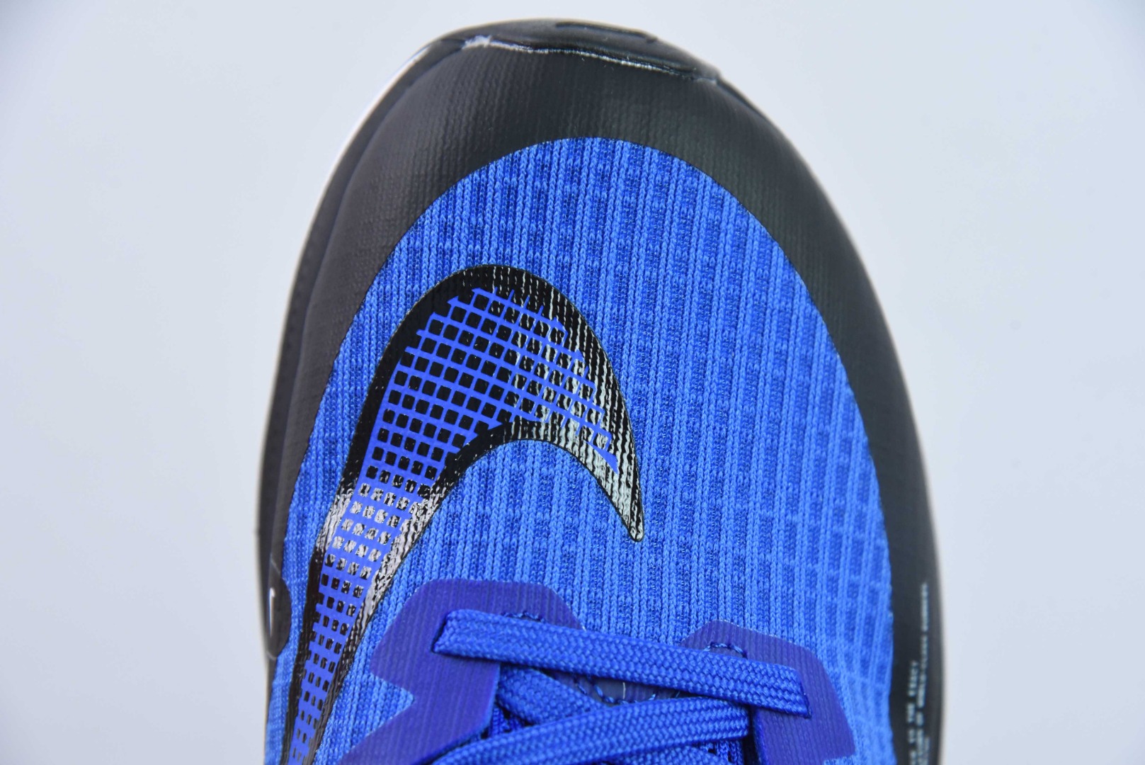 나이키 에어 줌 라이벌 플라이 3. 초경량 러닝화 패브릭 충격 흡수 경량 러닝화 제품 번호: CT2405-400 사이즈: 39-46